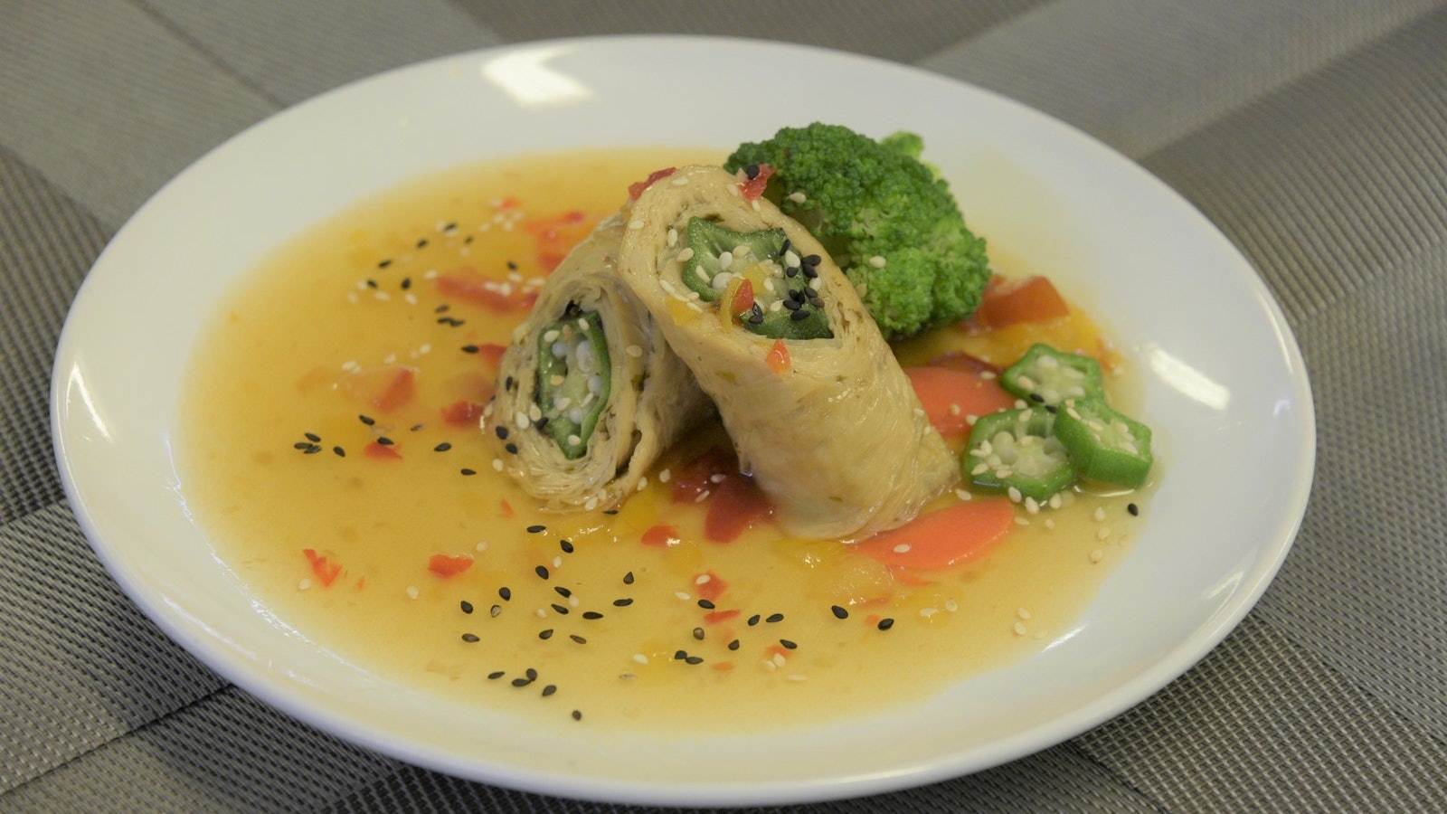 秋葵食譜|營養師教煮酸甜秋葵豆包卷 5步驟完成養胃護眼抗發炎 秋葵食譜|營養師教煮酸甜秋葵豆包卷 5步驟完成養胃護眼抗發炎