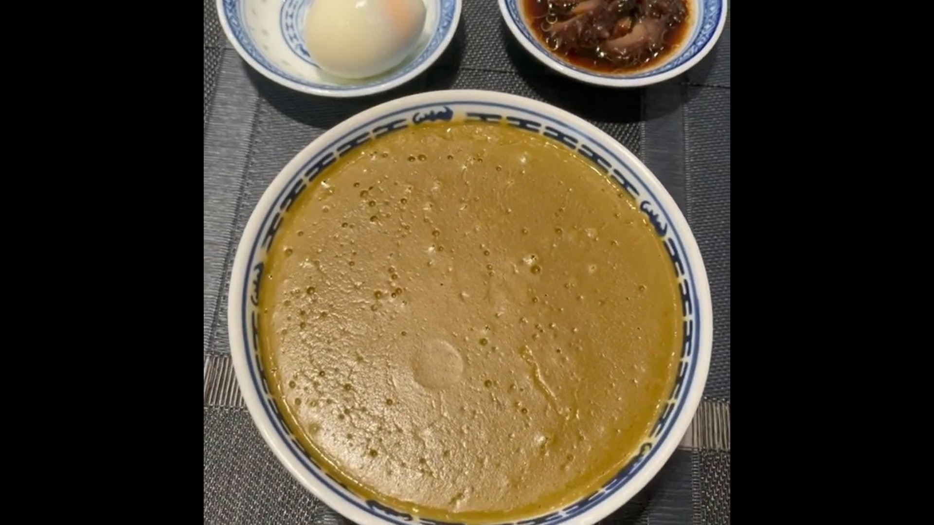 今早張媽媽再為張敬軒炮製泥漿早餐(IG@hinscheung) 今早張媽媽再為張敬軒炮製泥漿早餐(IG@hinscheung)