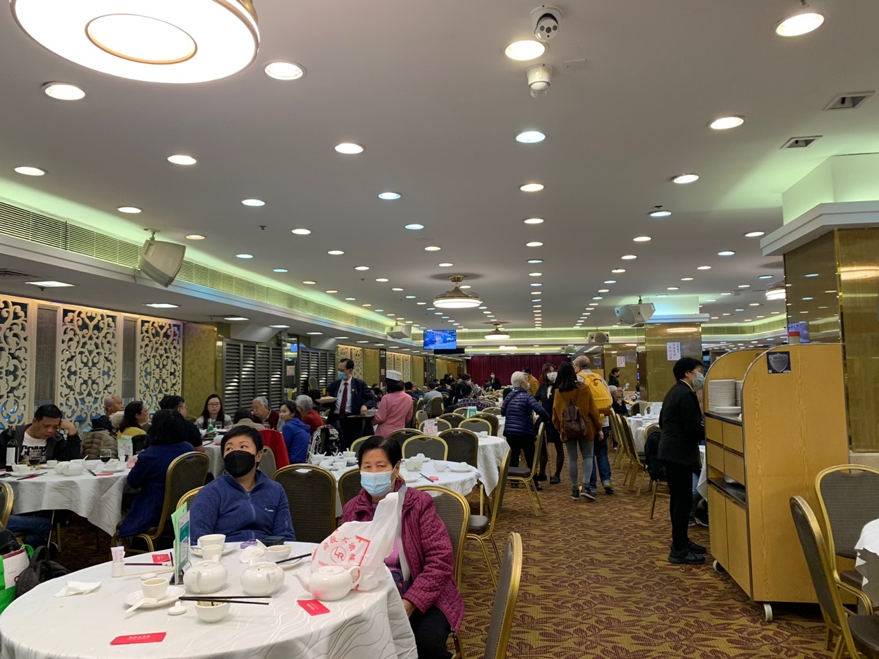 宴會准增至240人業界指酒席接連加單酒吧愁無延長營業時間 宴會准增至240人業界指酒席接連加單酒吧愁無延長營業時間