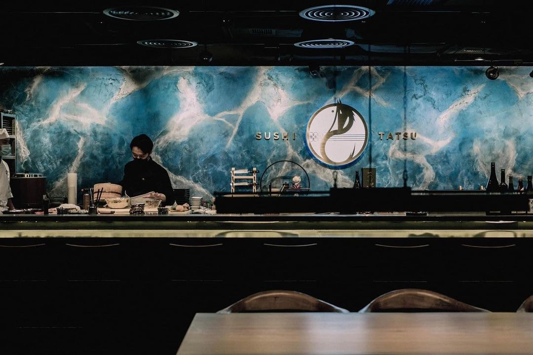 位於黃埔的「Sushi Tatsu 鮨竜」是一間新開的廚師發辦（Omakase）專門店，主打性價比極高的廚師發辦套餐。（圖片來源：IG@sushitatsuhk）