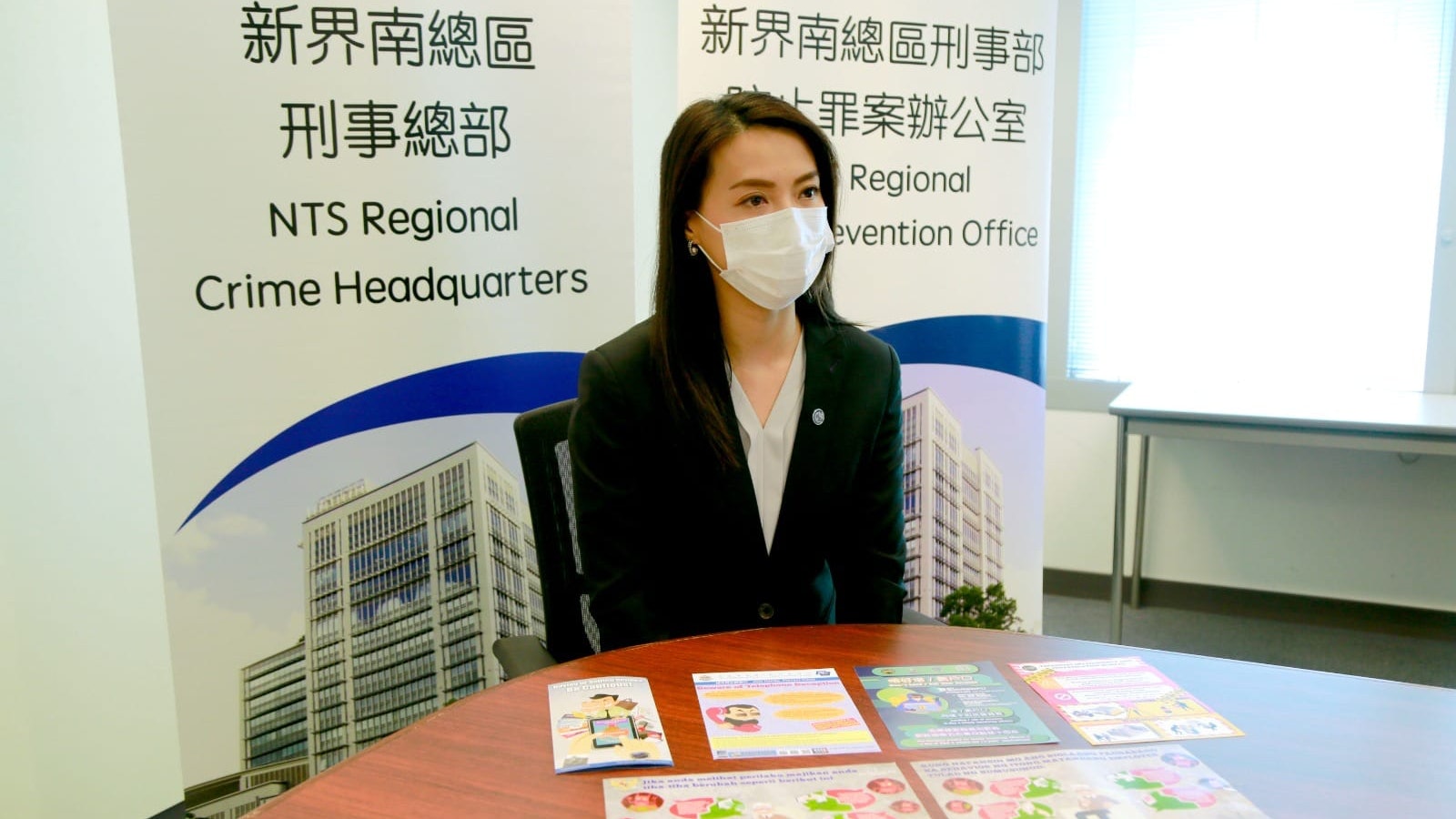 去年逾600宗詐騙案涉外傭 警方到檢疫酒店派印尼及菲律賓語傳單 去年逾600宗詐騙案涉外傭 警方到檢疫酒店派印尼及菲律賓語傳單
