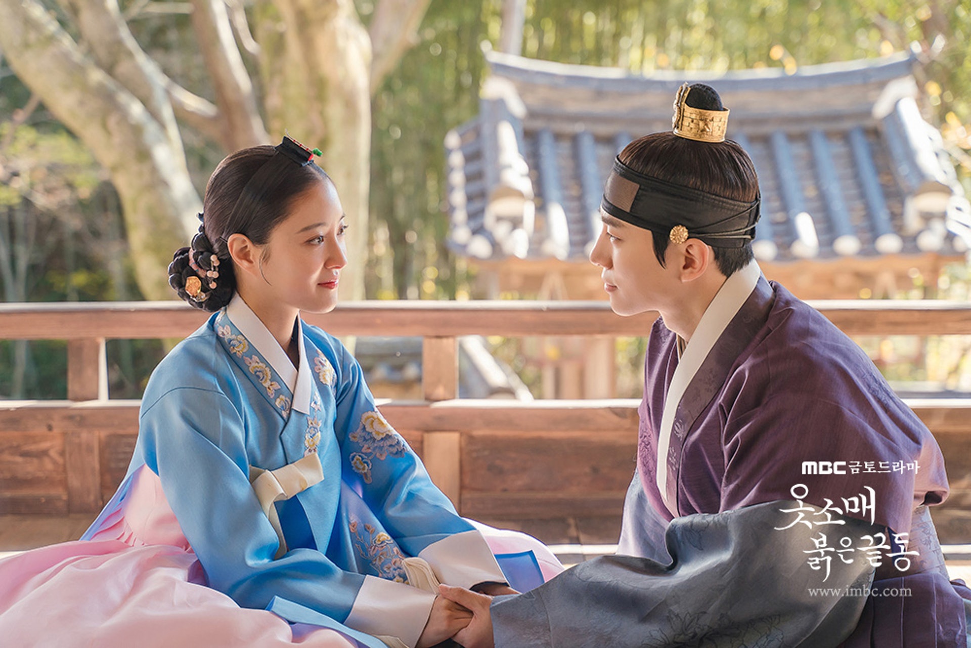 衣袖紅鑲邊 橋段老土又點 俊昊李世榮完美演繹成近年最佳古裝 衣袖紅鑲邊 橋段老土又點 俊昊李世榮完美演繹成近年最佳古裝