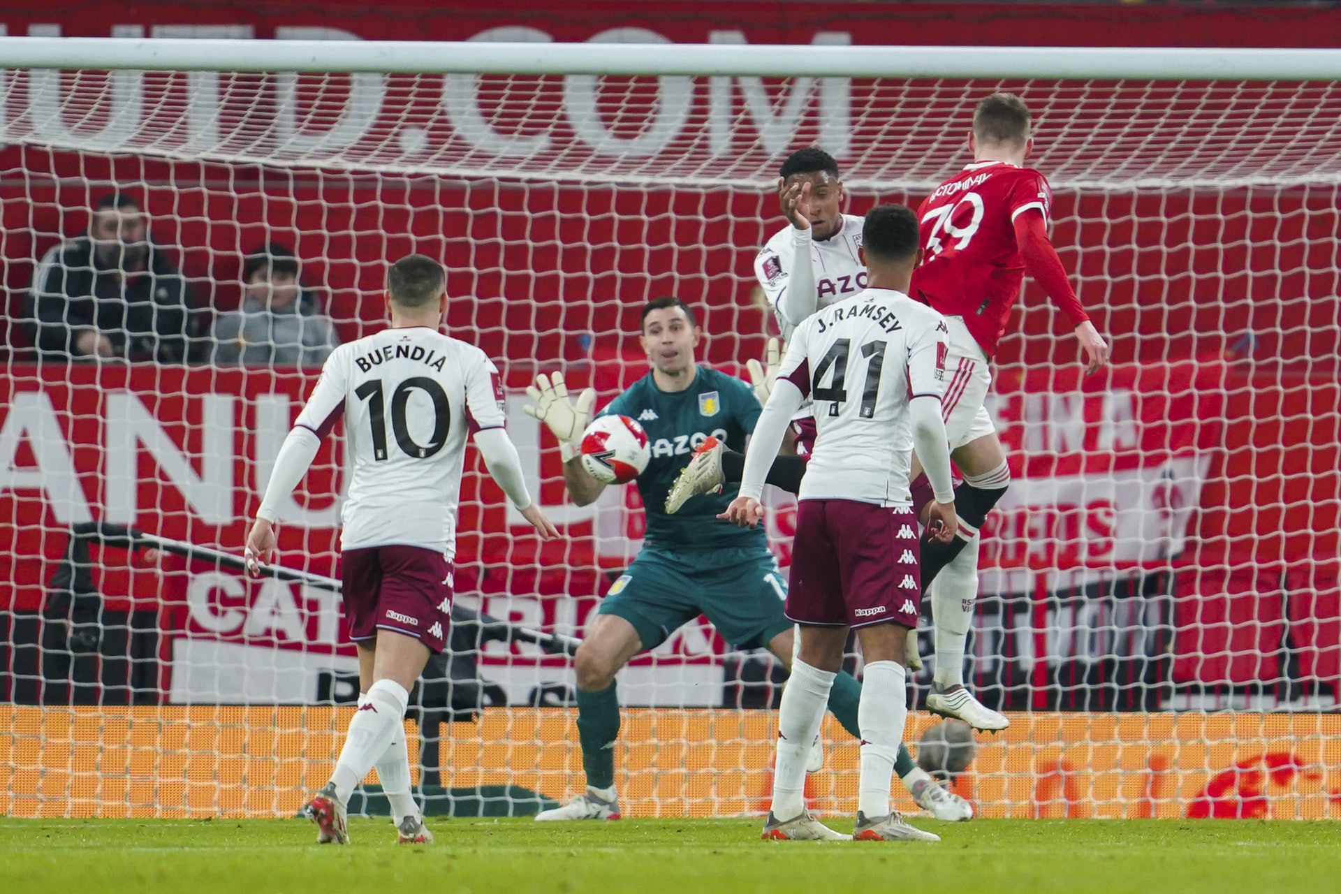 蘭歷克放棄4 2 2 2重啟舊陣式讚曼聯有求勝心但中場控制不足 蘭歷克放棄4 2 2 2重啟舊陣式讚曼聯有求勝心但中場控制不足