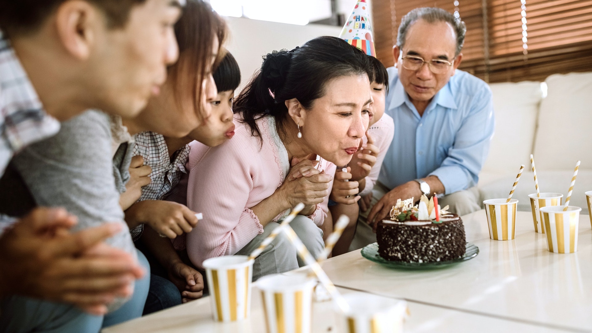 失智症|心智逆齡 老人活像小孩?除在裝傻外 或與這些疾病有關 失智症|心智逆齡 老人活像小孩?除在裝傻外 或與這些疾病有關