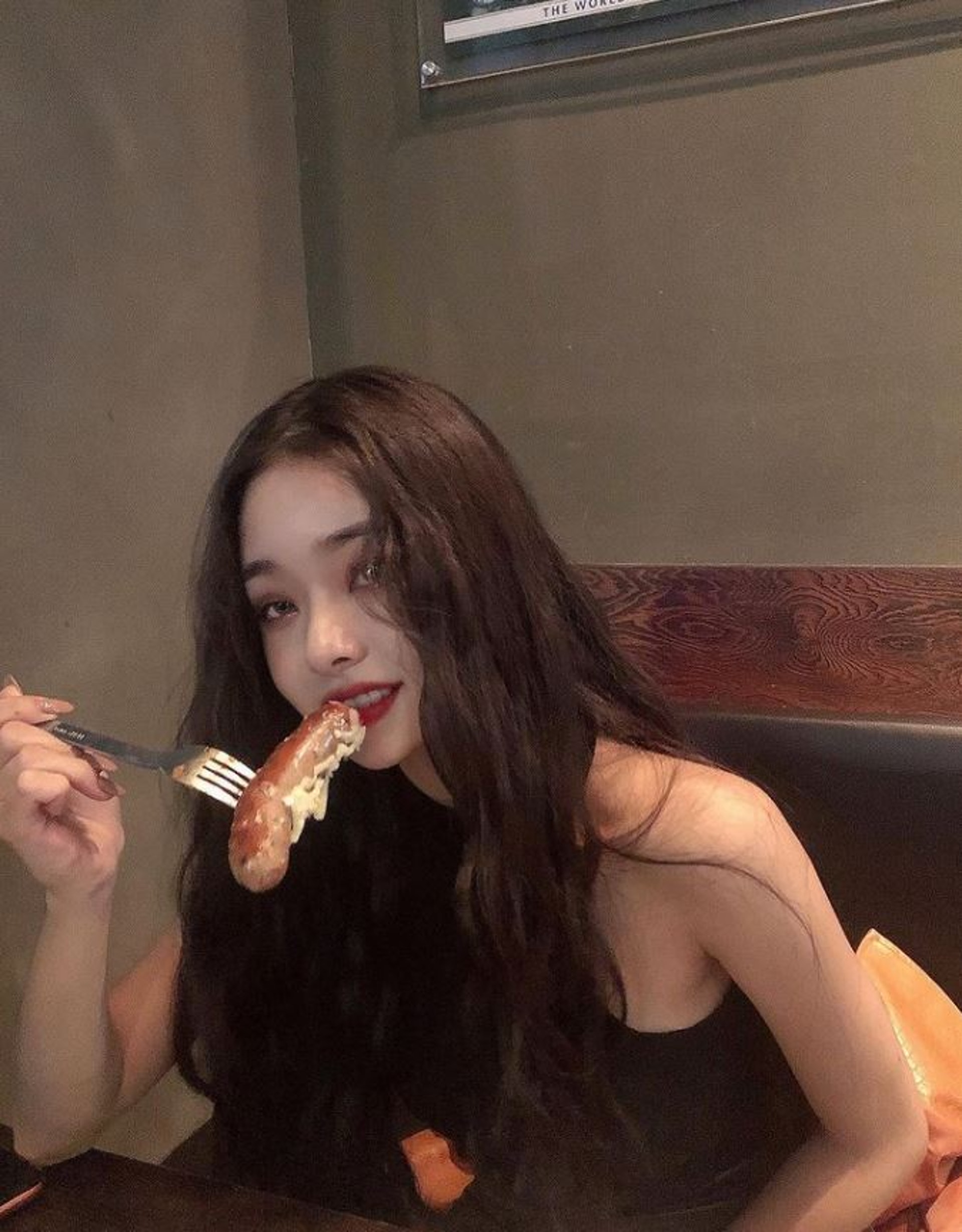 宋智雅想吃甚麼就吃甚麼,炸雞、披薩等等都會進食。(IG/@dear.zia) 宋智雅想吃甚麼就吃甚麼,炸雞、披薩等等都會進食。(IG/@dear.zia)