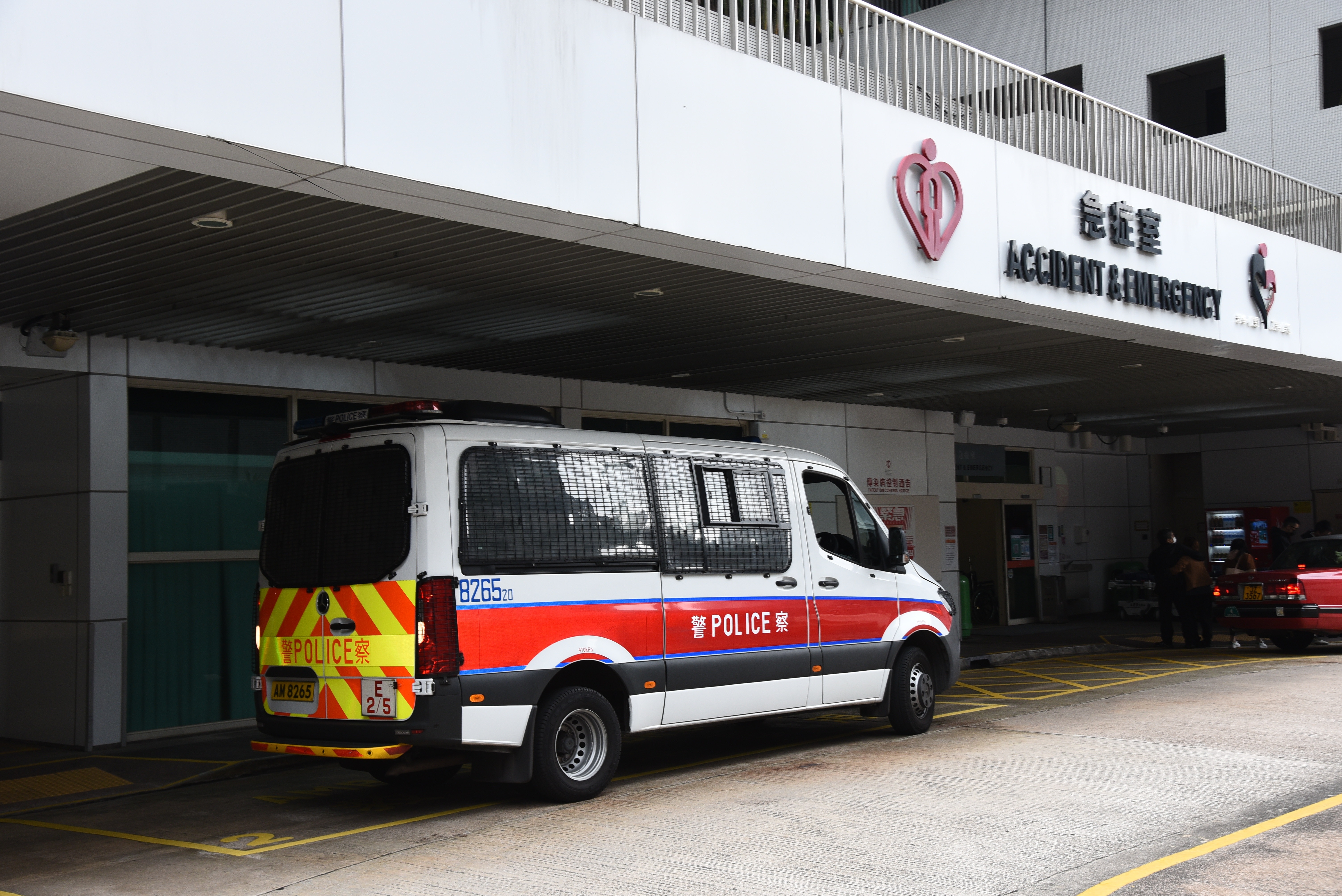 行山意外｜64歲行山男靈會山暈倒　直升機送院搶救不治