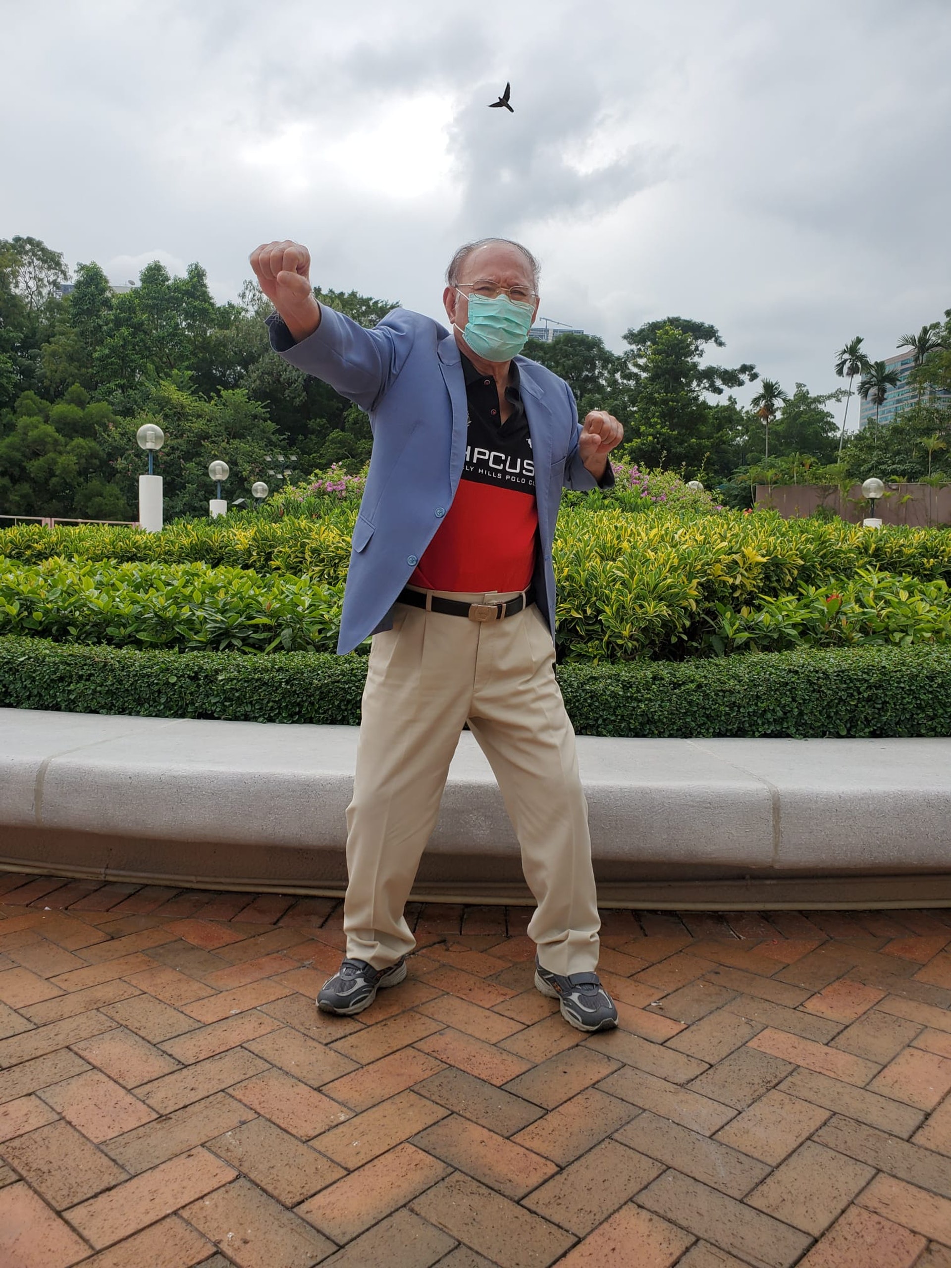 手術後劉伯活動自如,每日會做運動,如揮揮拳練力都沒問題。 手術後劉伯活動自如,每日會做運動,如揮揮拳練力都沒問題。