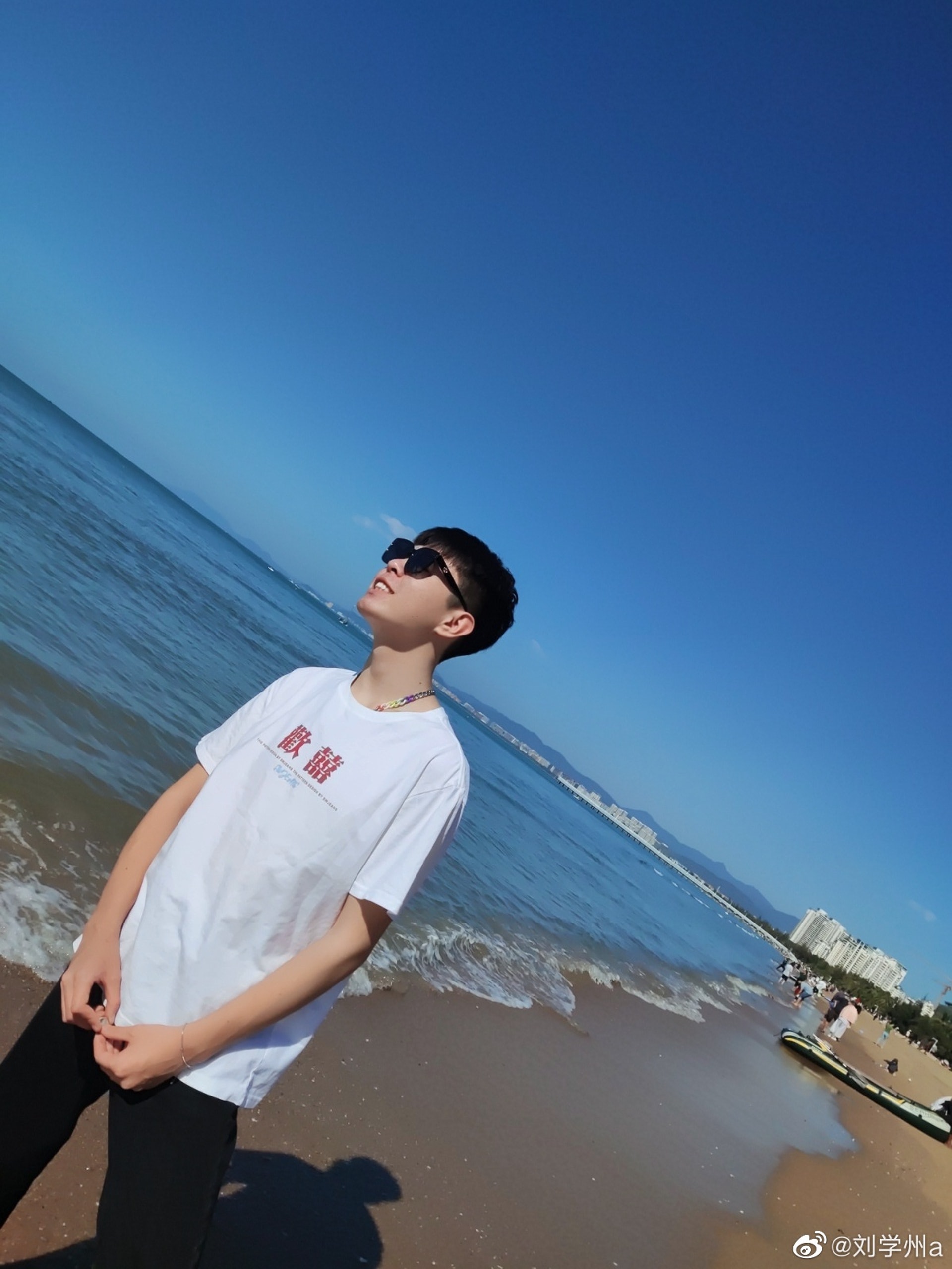 劉學州自網絡尋親走紅,他曾透露自己因為不清楚出生確切時間,只知道出生在2004到2006年之間,今年是15到17歲。(微博@劉學州a) 劉學州自網絡尋親走紅,他曾透露自己因為不清楚出生確切時間,只知道出生在2004到2006年之間,今年是15到17歲。(微博@劉學州a)