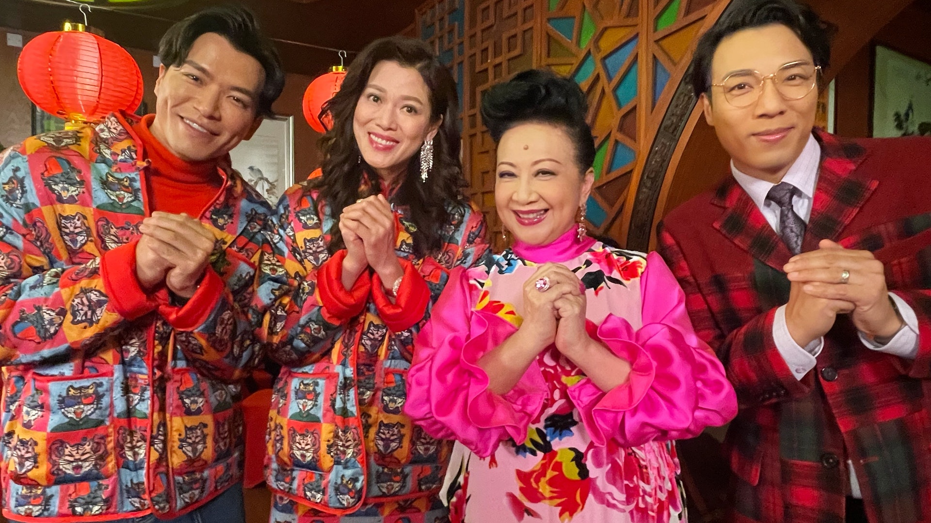 倒轉地球 配新詞變賀年歌薛家燕聯同大小姐送水輝拍mv 倒轉地球 配新詞變賀年歌薛家燕聯同大小姐送水輝拍mv