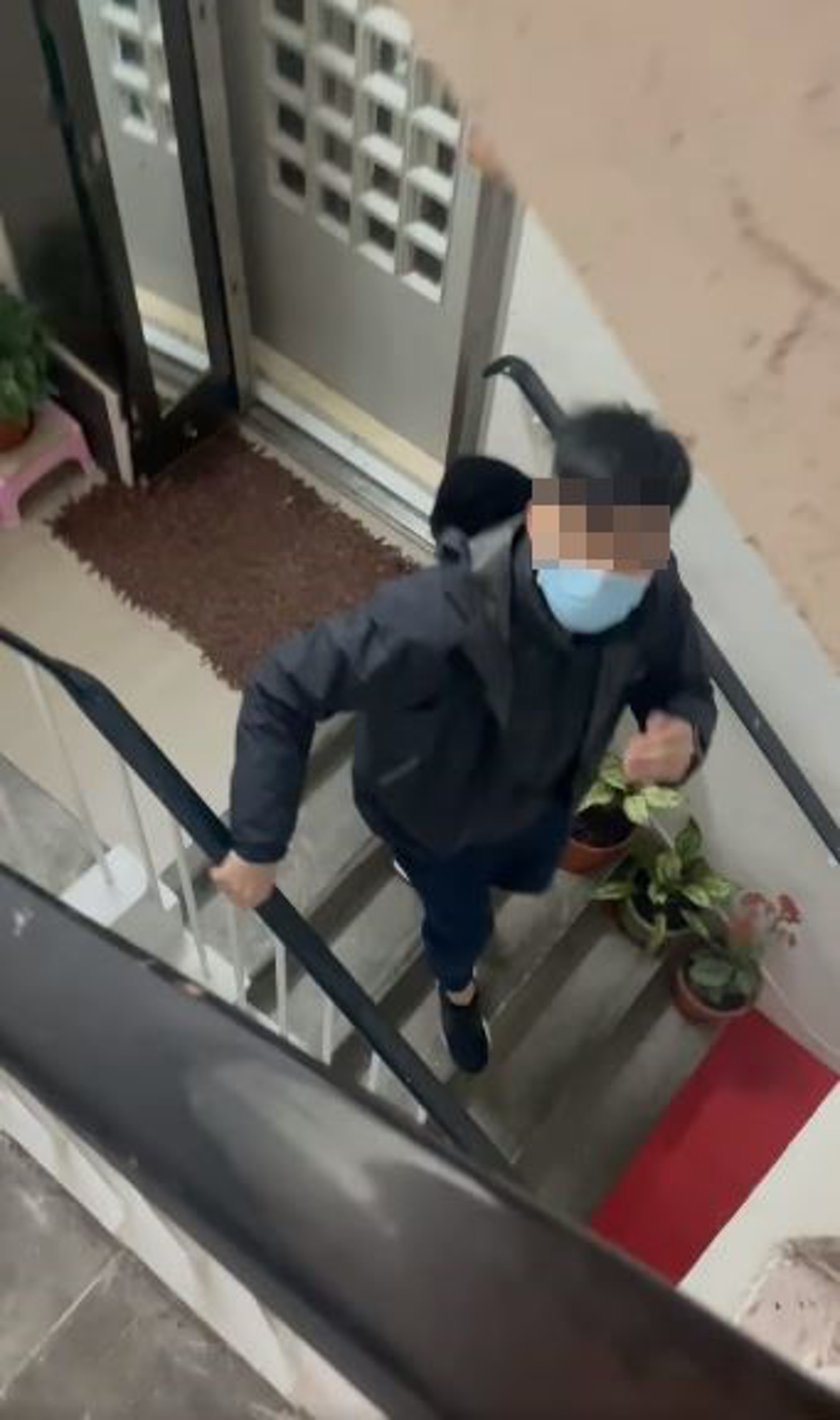 女事主拍下影片。(網上影片截圖) 女事主拍下影片。(網上影片截圖)
