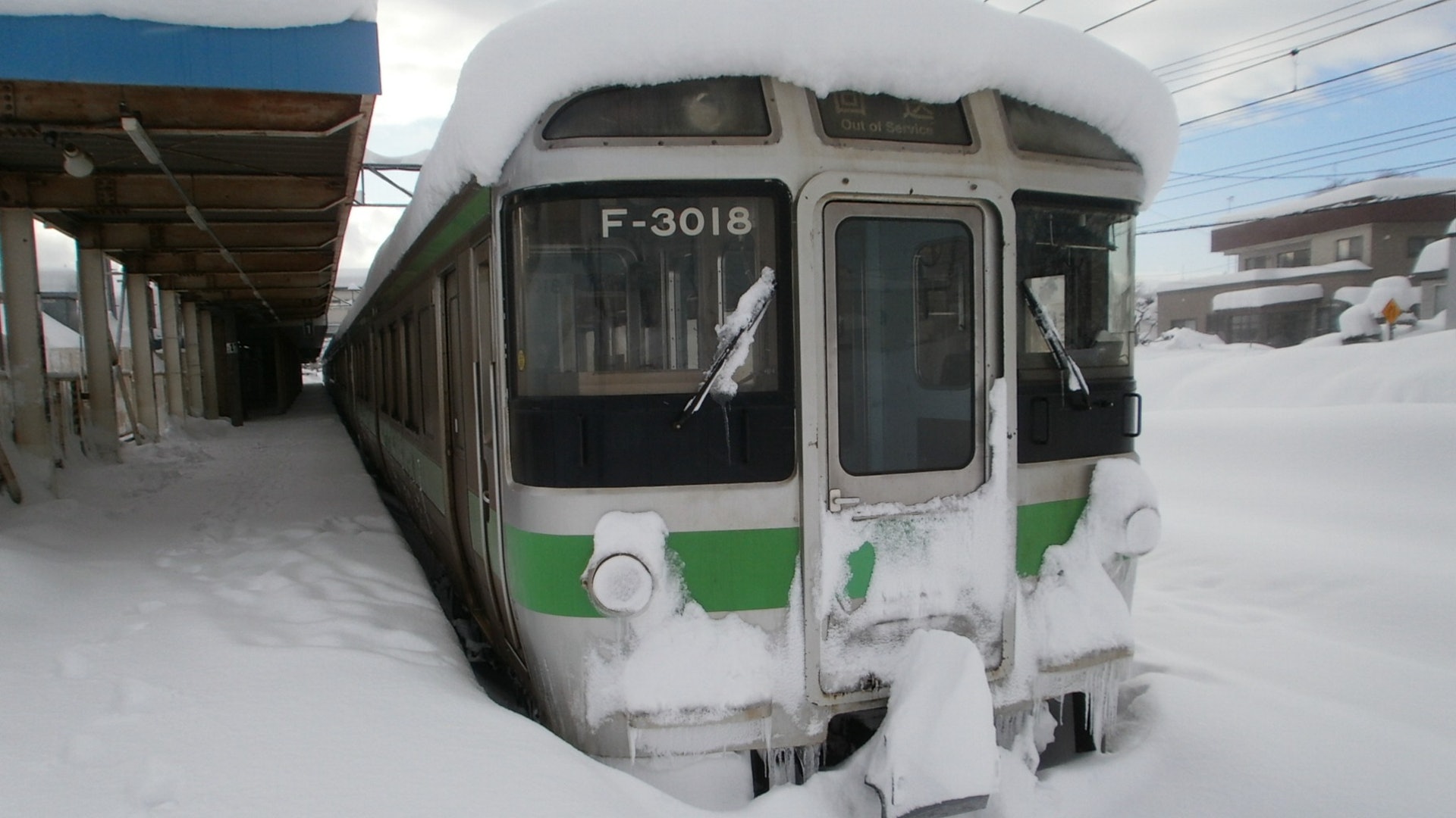 北海道破紀錄大雪積雪超過1米札幌車站全日停駛 北海道破紀錄大雪積雪超過1米札幌車站全日停駛