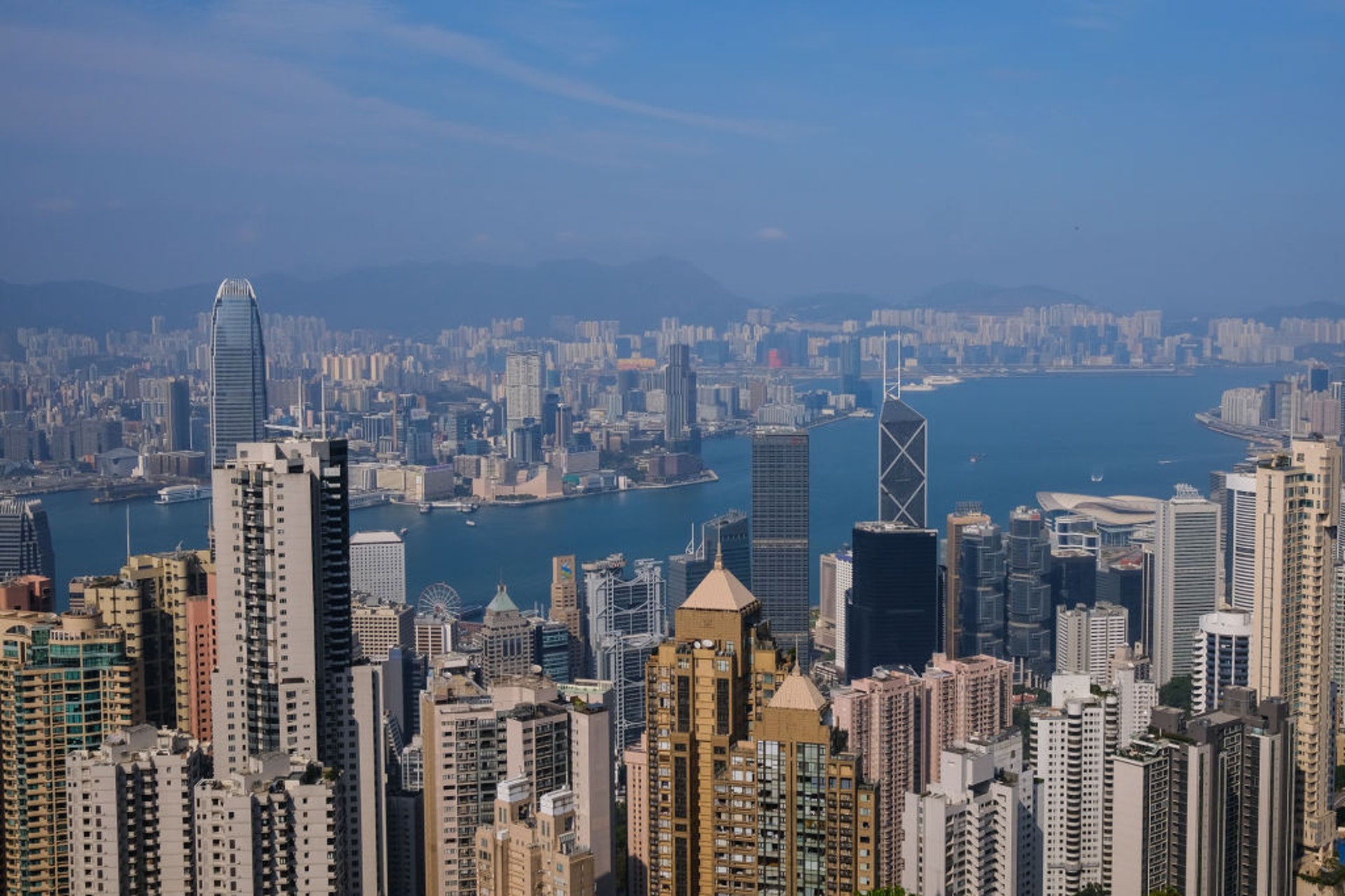 彭博社11月2日有文章指,不可否認的是香港失去優勢,特別是相對於正迎接資金和人才湧入的新加坡來說(Getty) 彭博社11月2日有文章指,不可否認的是香港失去優勢,特別是相對於正迎接資金和人才湧入的新加坡來說(Getty)