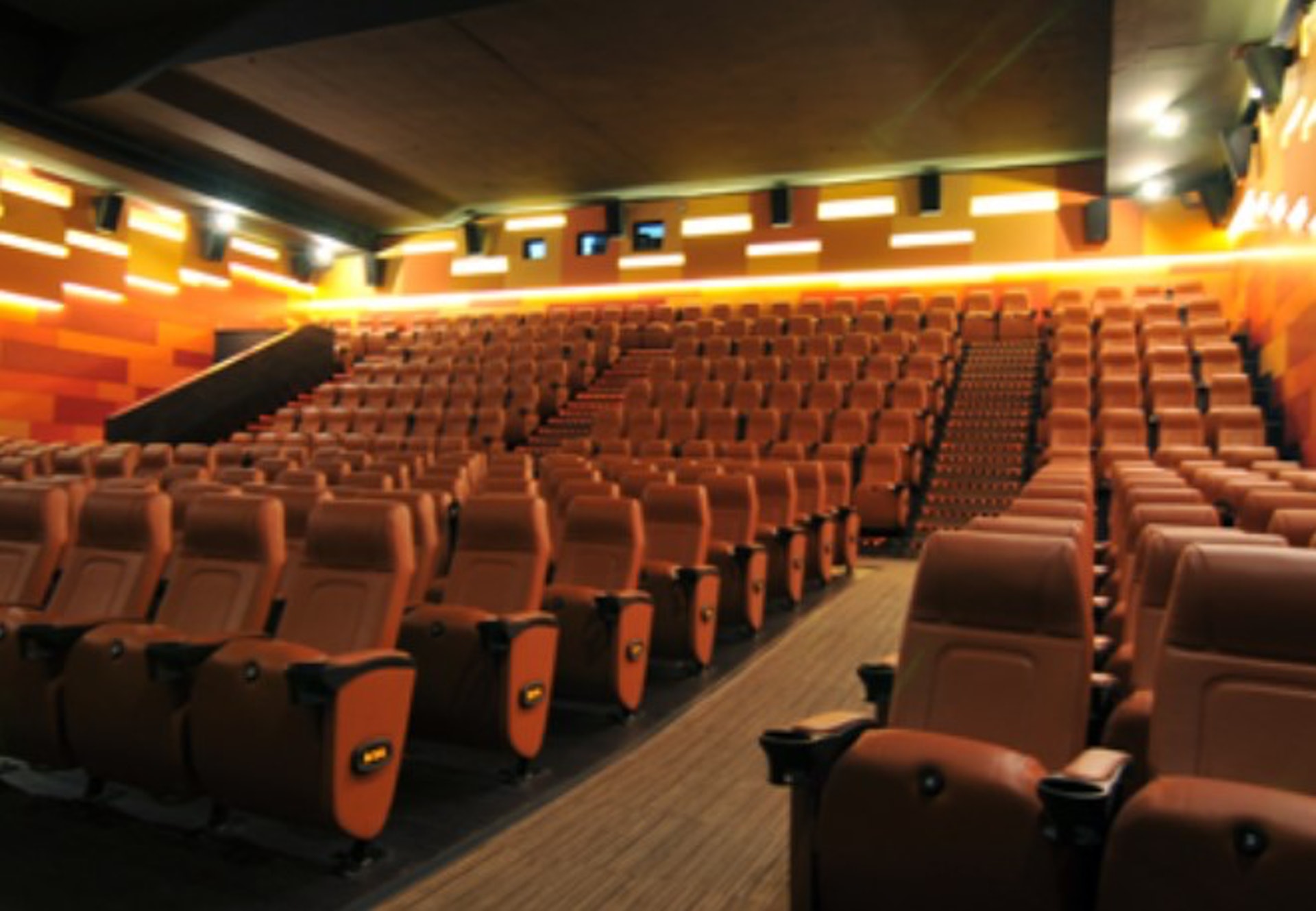 荷里活百老匯提供6個影院。（網上圖片）