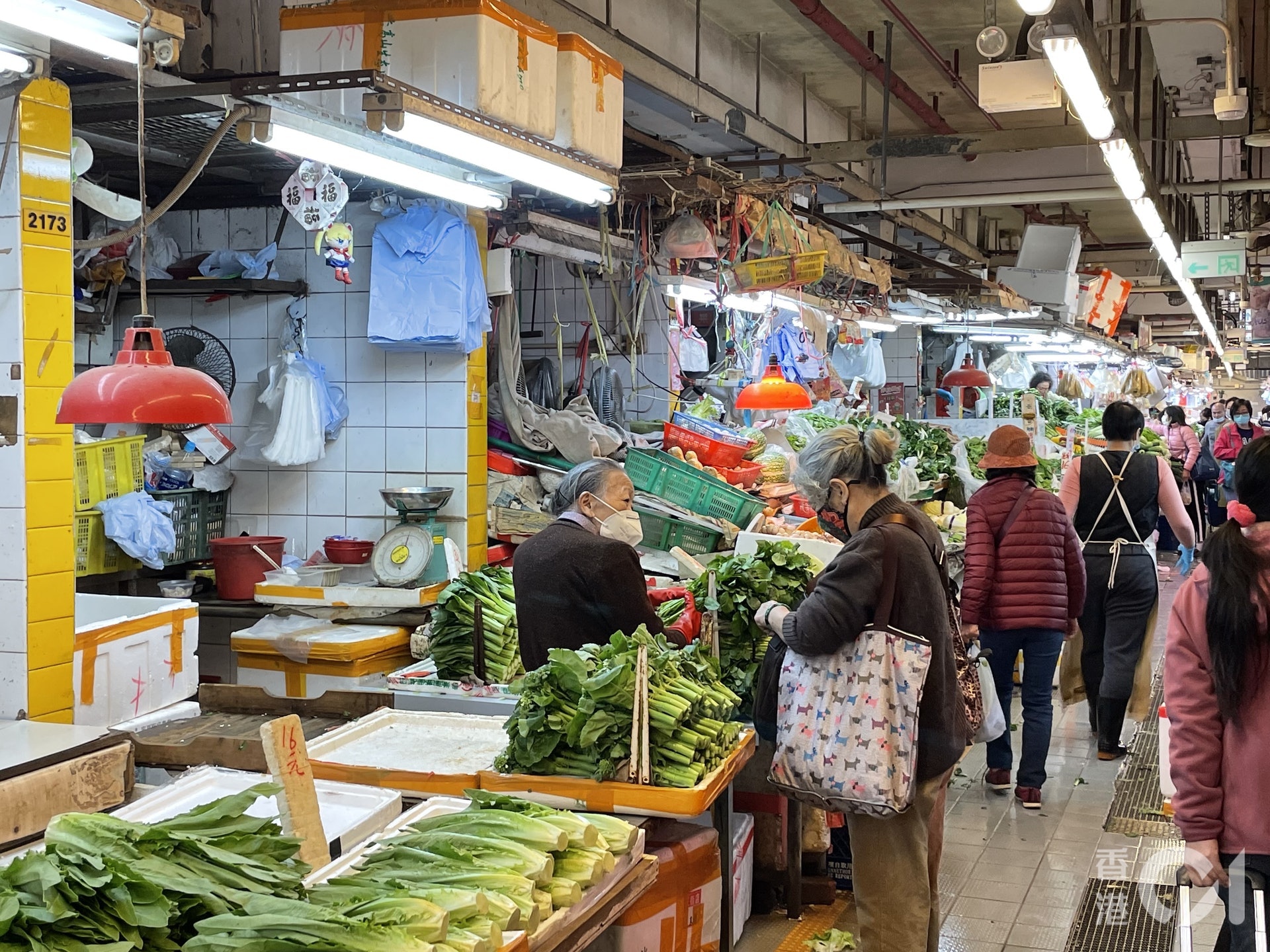 受到內地輸港蔬菜因疫情而減少供應,本地菜價一度大幅上升。(資料圖片) 受到內地輸港蔬菜因疫情而減少供應,本地菜價一度大幅上升。(資料圖片)
