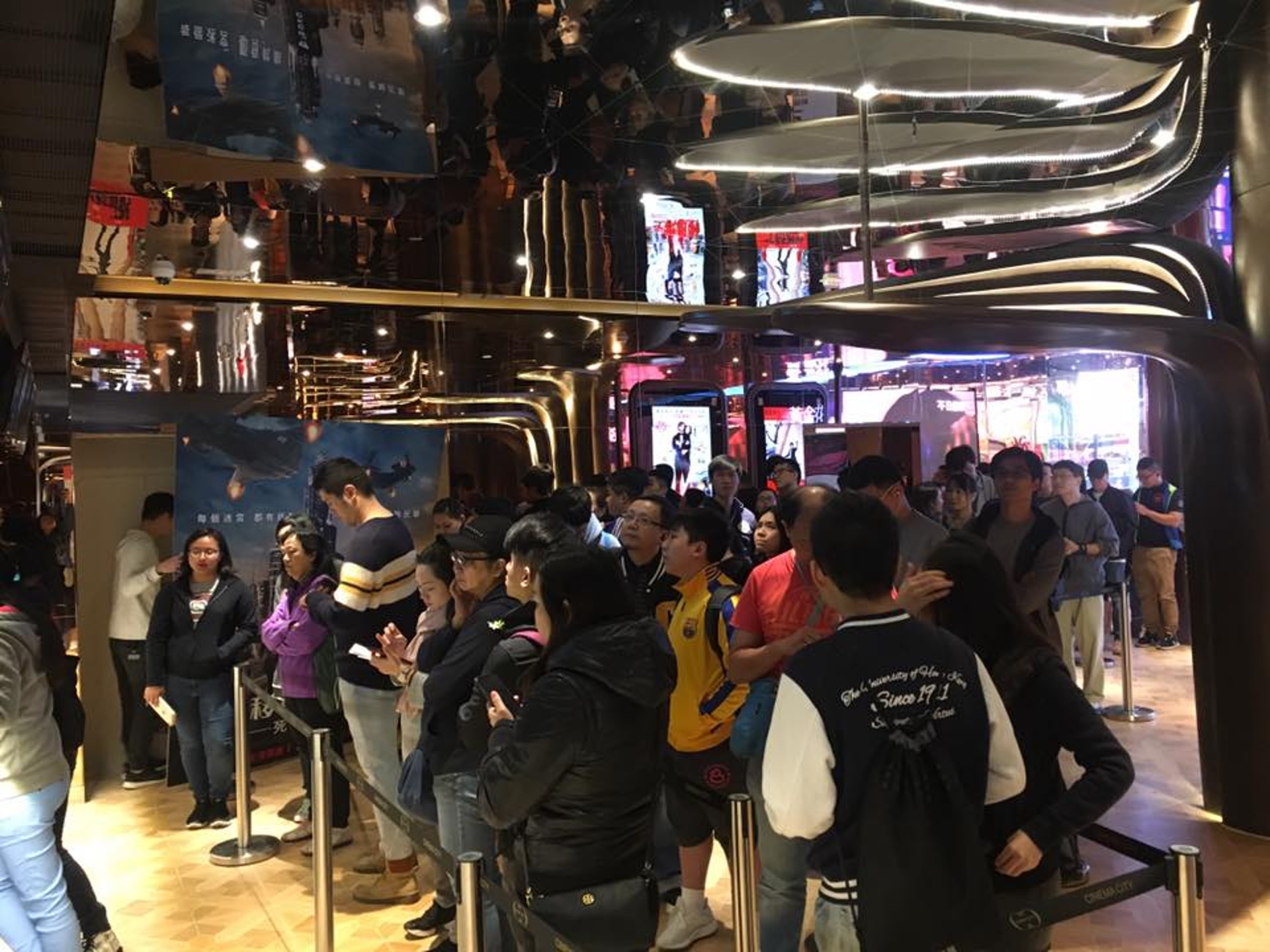 據Cinema City指,今次結業是因租約期滿及受疫情影響,而旗下其他戲院暫時將於重開後繼續服務。(「Cinema City Victoria」Facebook圖片) 據Cinema City指,今次結業是因租約期滿及受疫情影響,而旗下其他戲院暫時將於重開後繼續服務。(「Cinema City Victoria」Facebook圖片)
