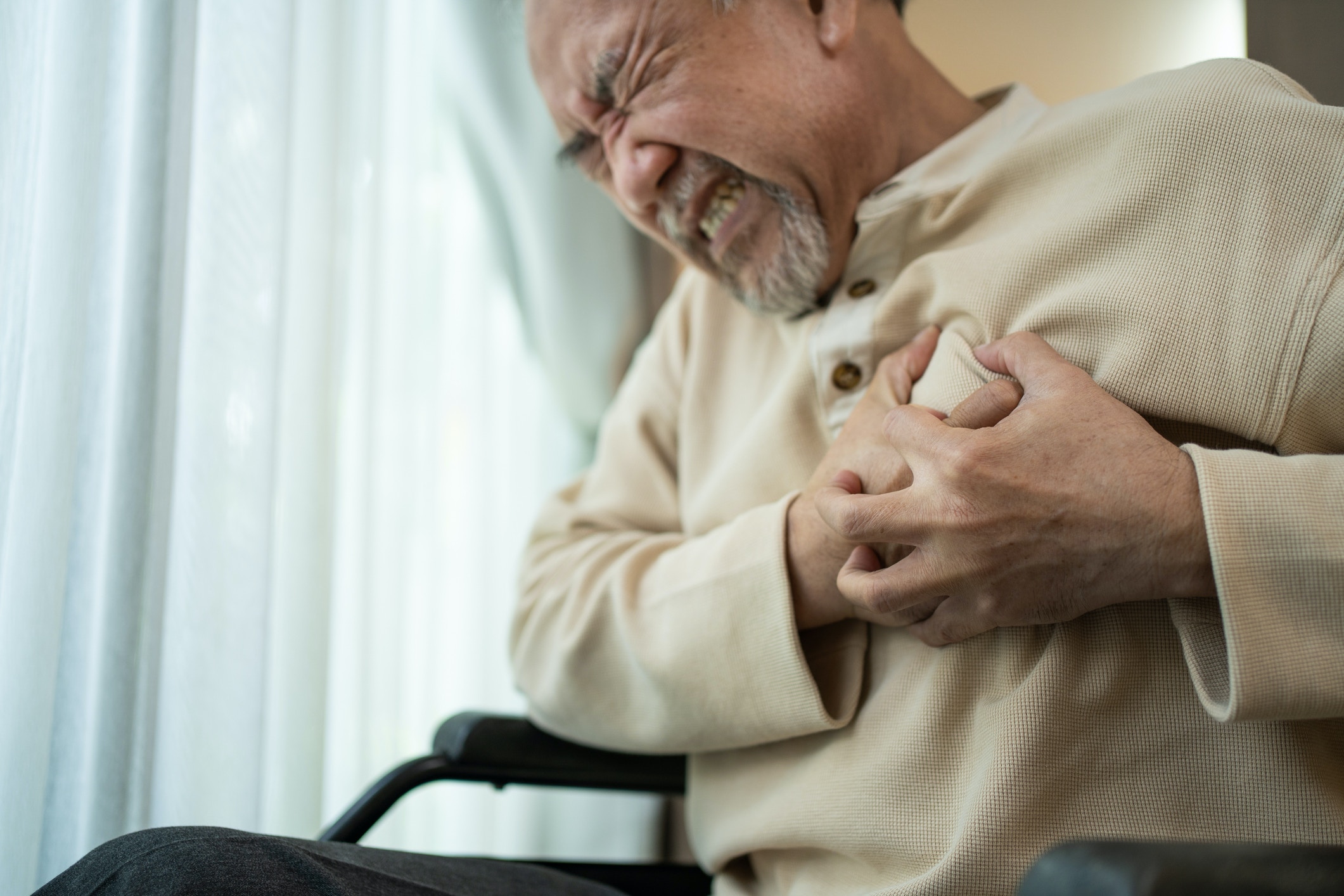 心肌梗塞｜60歲下病發率增　提防春季溫差大　常便秘、肥胖皆高危