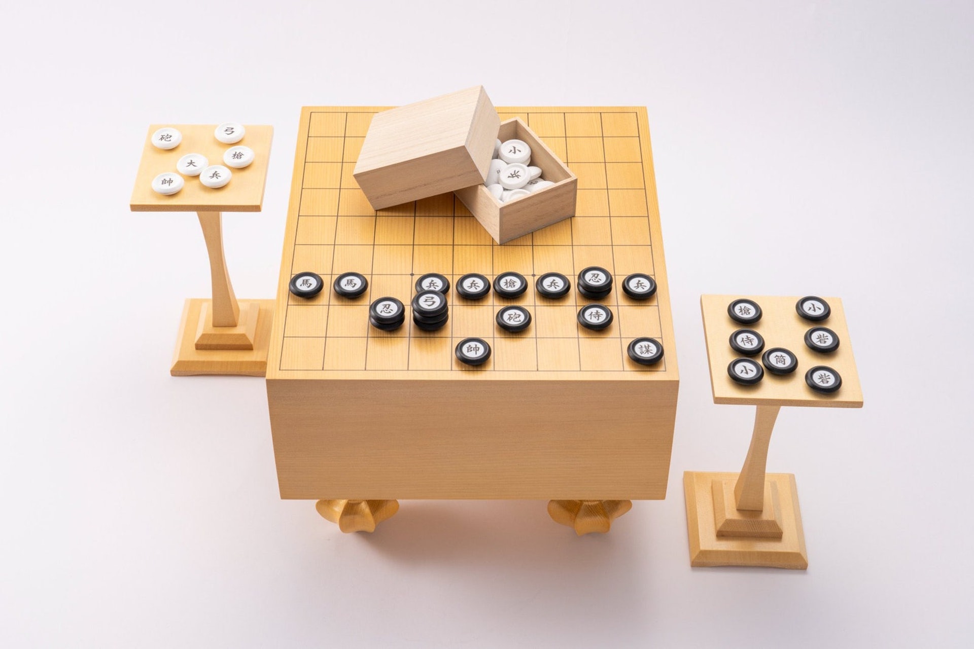 Hunter全職獵人軍儀棋商品化賣斷市將棋專家發現有bug: 先手必勝