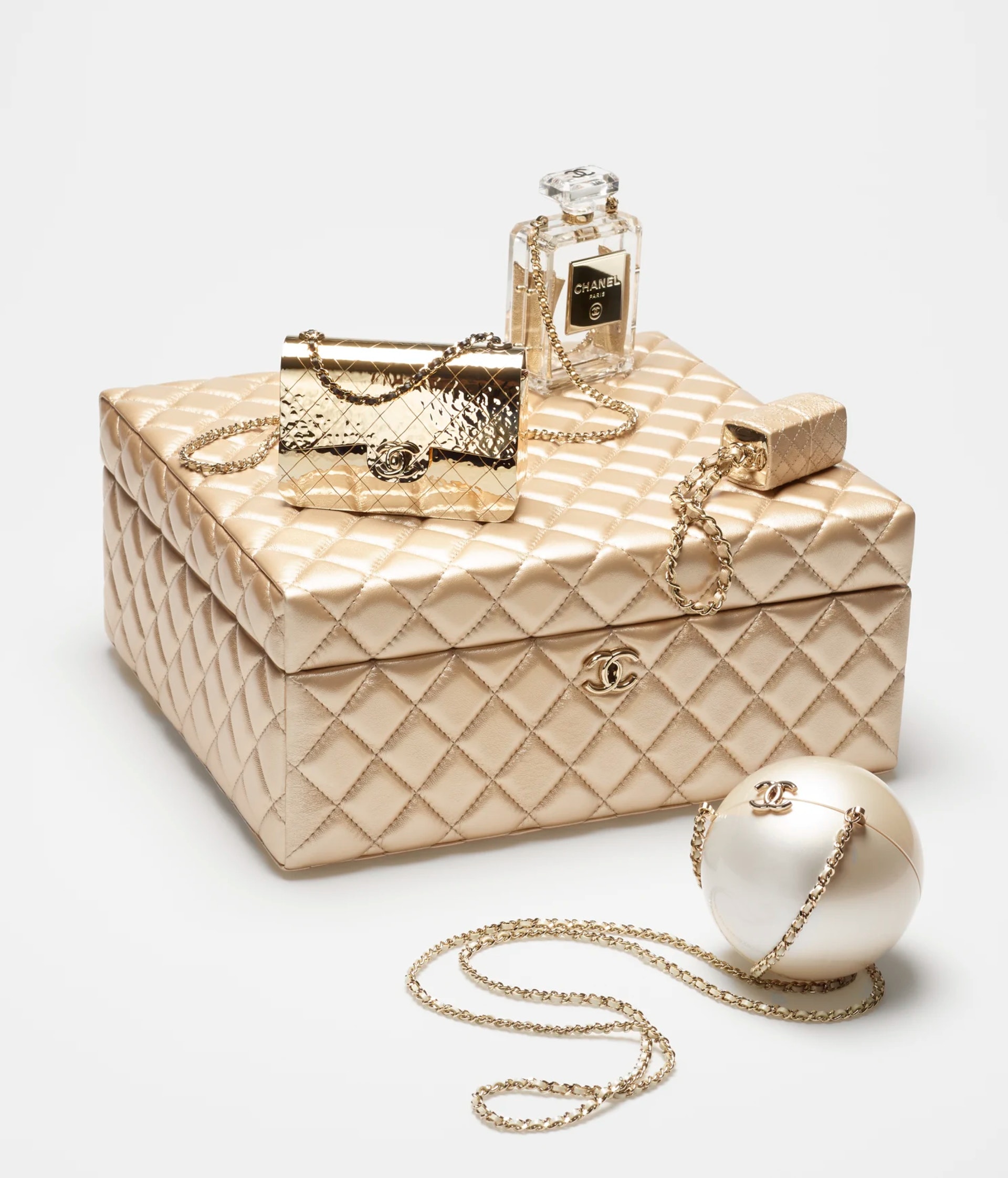 Chanel手袋2022|金色晚裝手袋禮盒套裝(Chanel 官網) Chanel手袋2022|金色晚裝手袋禮盒套裝(Chanel 官網)