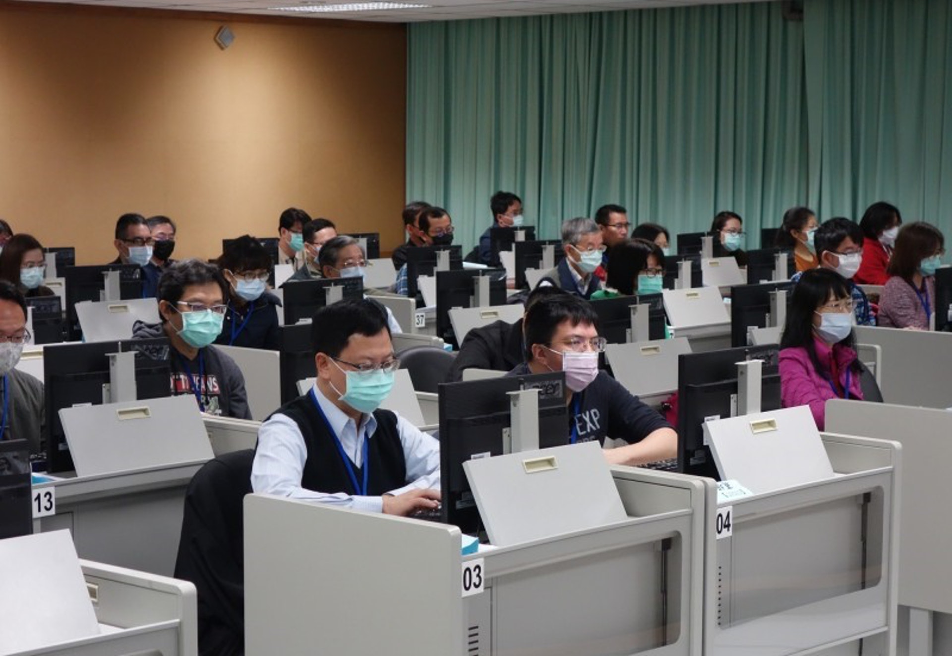 有些工種則因為其工作性質或公司安排而無法在家工作 (圖片: 自由時報) 有些工種則因為其工作性質或公司安排而無法在家工作 (圖片: 自由時報)
