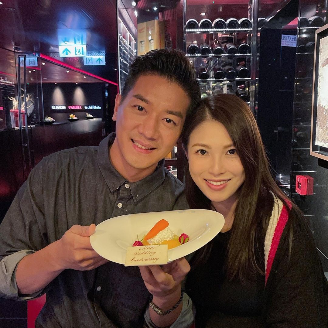 黎諾懿早前攜同產後首次露面的妻子李潔瑩出席清談節目《諸朋好友》。(nicgogo@IG)