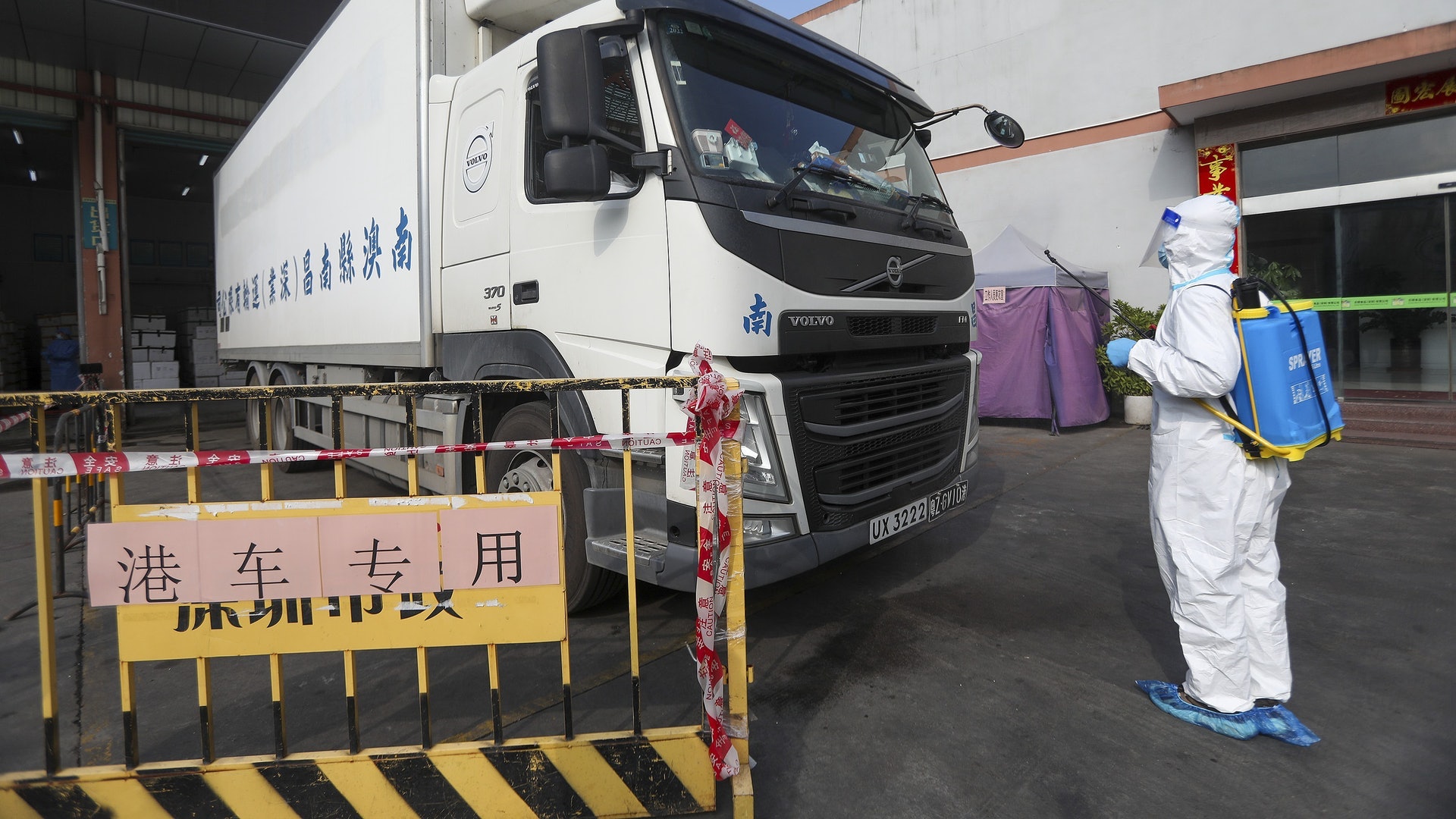 疫情|香港跨境貨車司機接駁違規且檢測陽性 深圳蛇口多區遭圍封 疫情|香港跨境貨車司機接駁違規且檢測陽性 深圳蛇口多區遭圍封