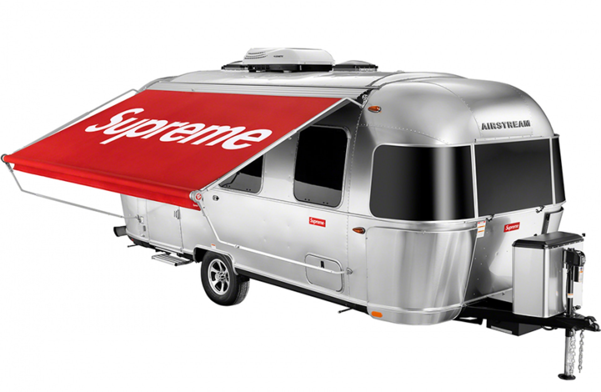 SupremeXAirstream 聯名露營車(Source: supremenewyork) SupremeXAirstream 聯名露營車(Source: supremenewyork)