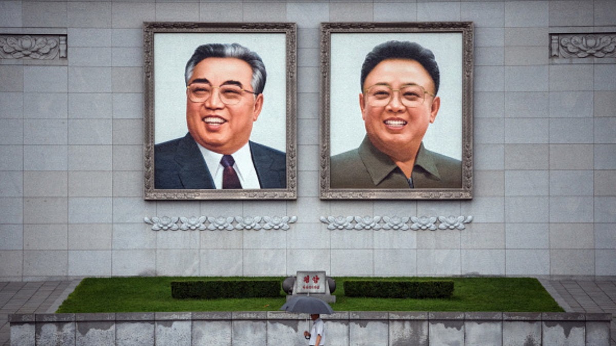 韓男玩「廢物交換禮物」遊戲收金正恩家族照片 丟掉後被警調查 韓男玩「廢物交換禮物」遊戲收金正恩家族照片 丟掉後被警調查