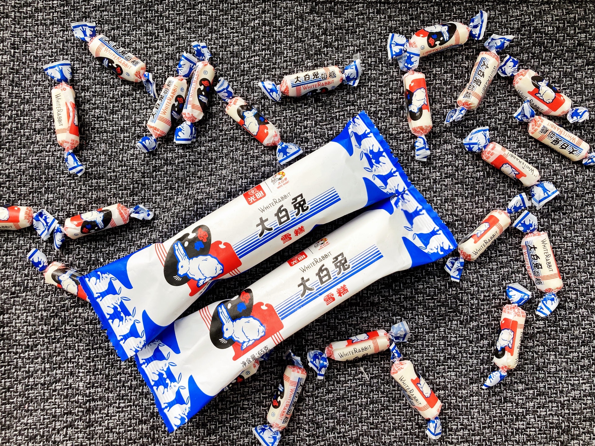 便利店新品|白兔糖雪條登場記者試食!經典紅白藍包裝還原白兔糖