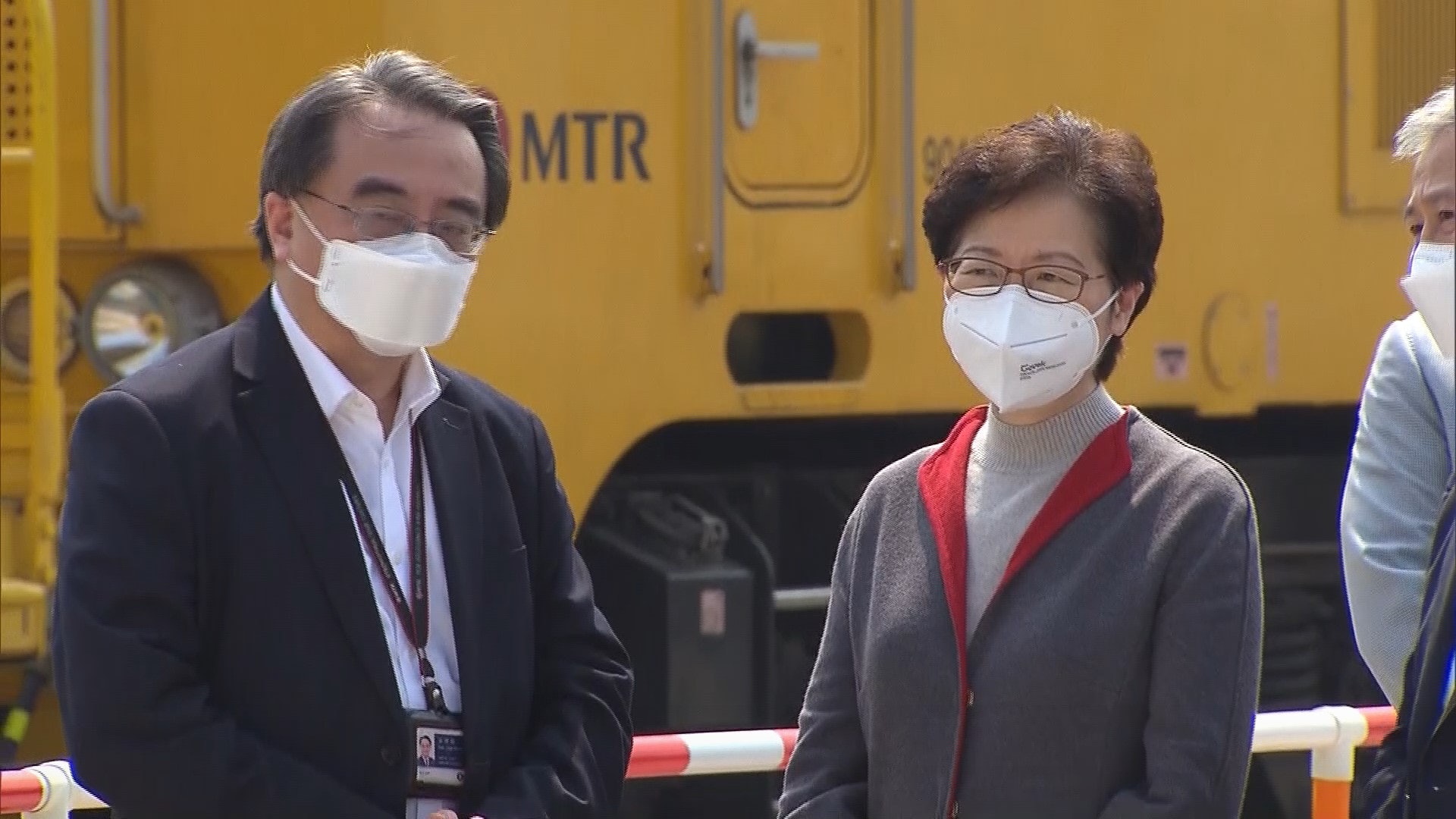 特首林鄭月娥迎接內地首班鐵路「援港專列」。 特首林鄭月娥迎接內地首班鐵路「援港專列」。