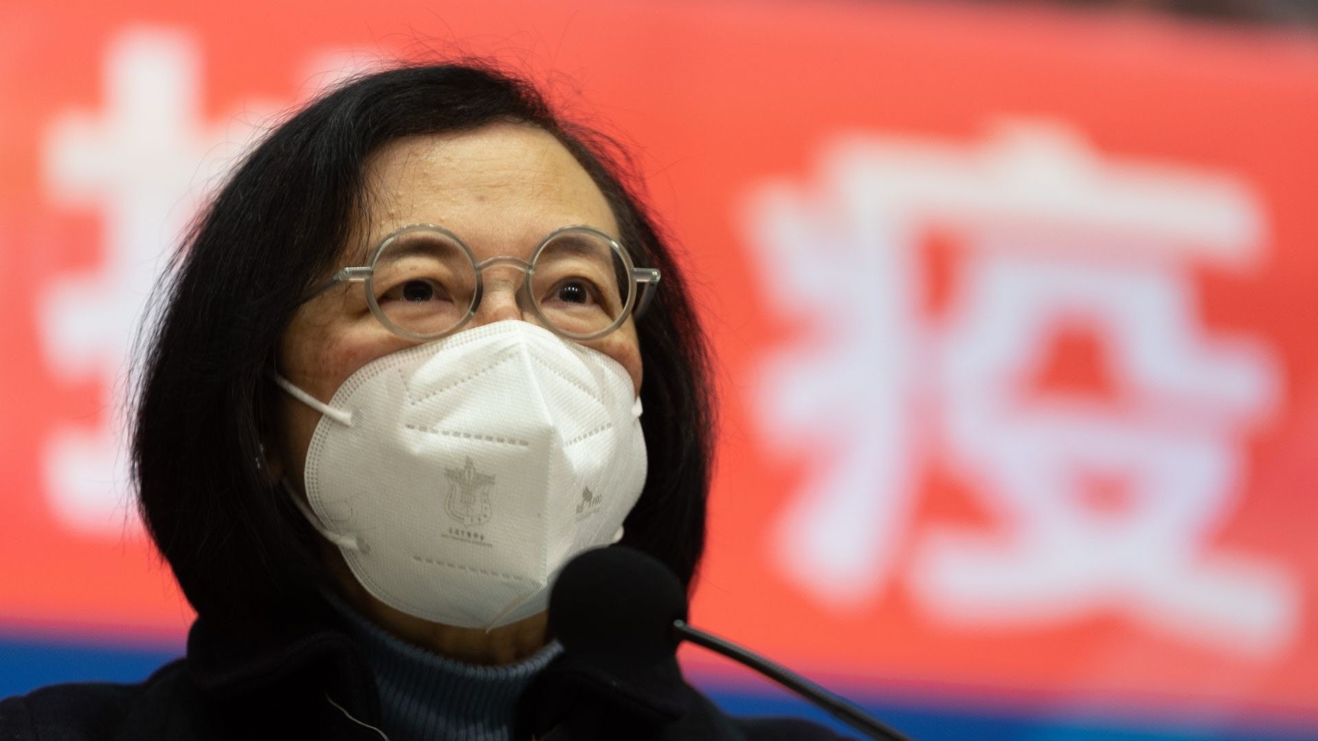 政府的防疫政策一改再改、資訊混亂，市民個個人心惶惶 (圖片: HK01)