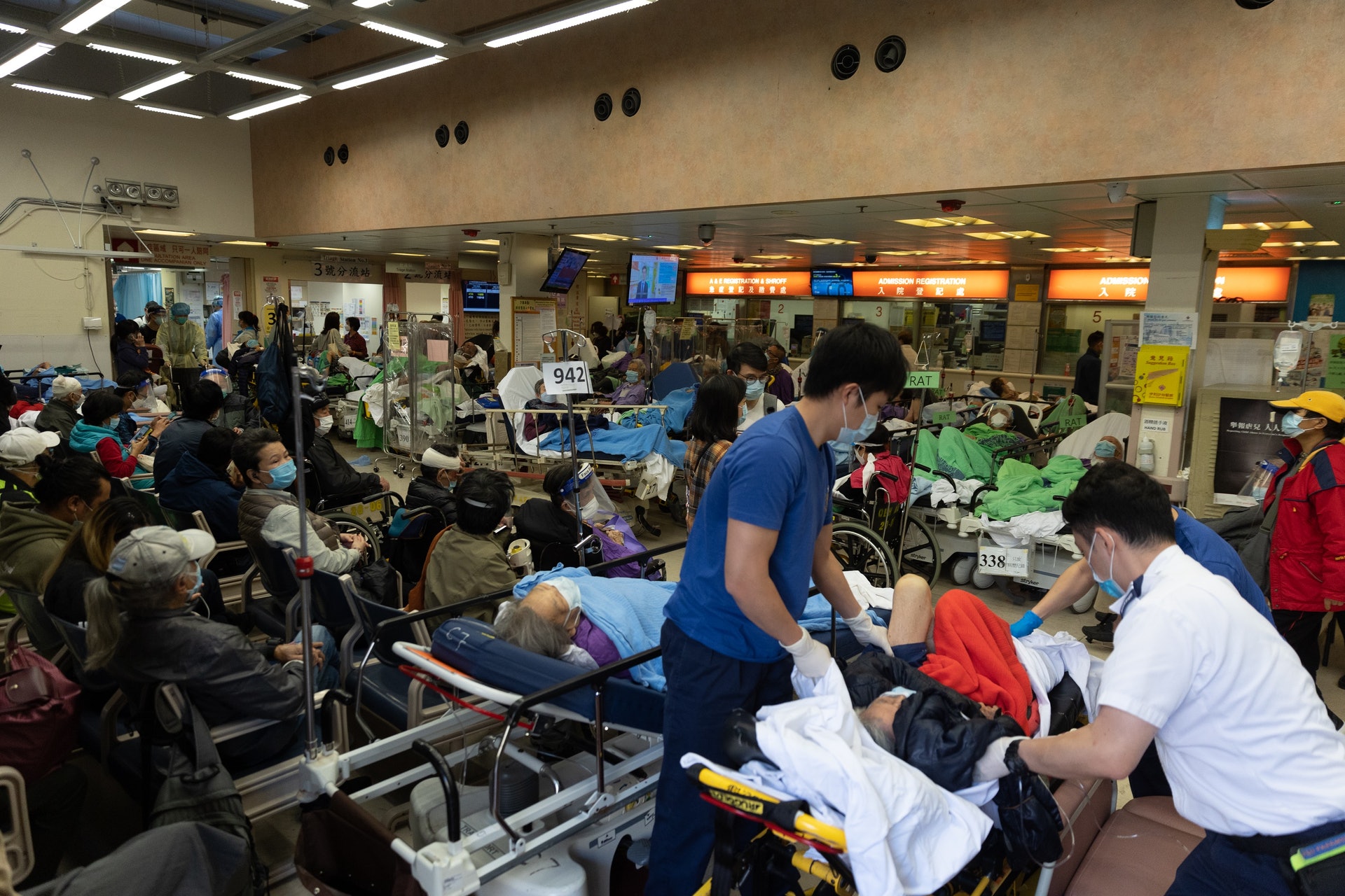 伊利沙伯醫院急症室3月4日可見有大量病人等候診治。(廖雁雄攝) 伊利沙伯醫院急症室3月4日可見有大量病人等候診治。(廖雁雄攝)