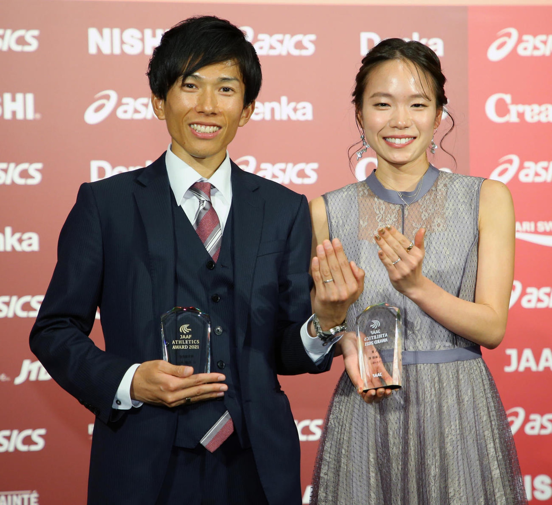 東京馬拉松 日本最強夫妻破另類紀錄不及終點待你相擁中一點甜 東京馬拉松 日本最強夫妻破另類紀錄不及終點待你相擁中一點甜