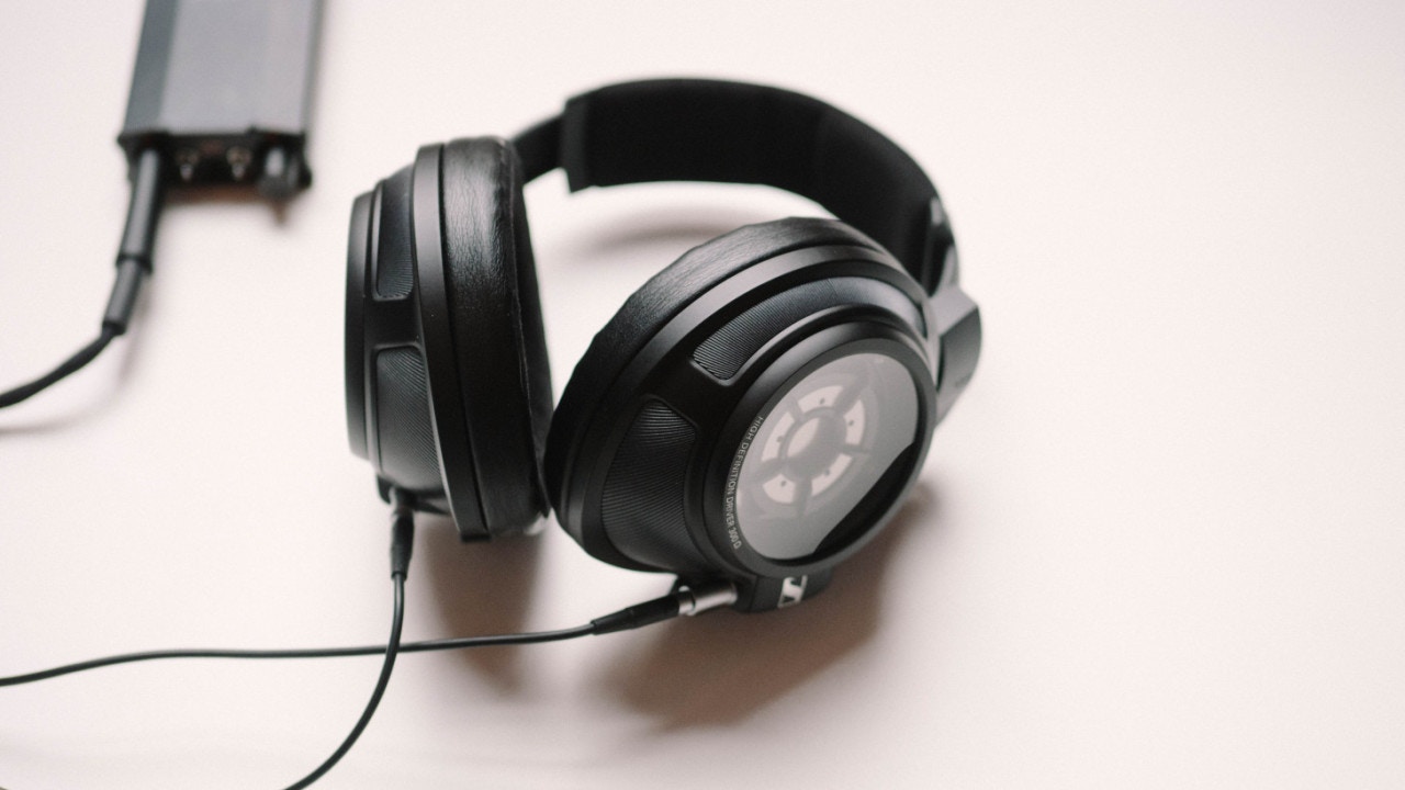 買耳機要不要看頻響？　一文看清4個選購心得　頻響曲線要選這種