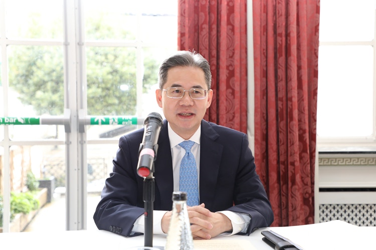 2022年2月24日,中國駐英大使鄭澤光出席英中協會座談會,並就如何正確認識中國和中英關係發表演講。(中國駐英大使館網站)