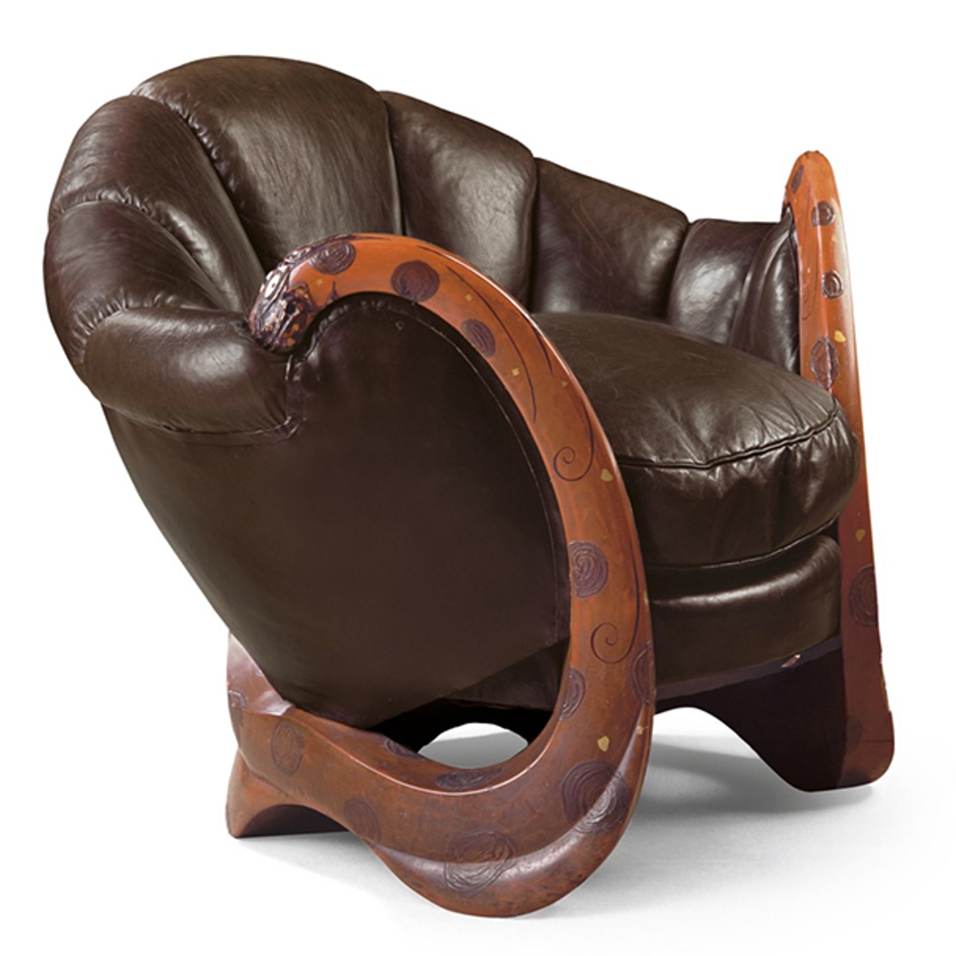 世上最貴天價龍椅價值2億ysl曾擁有 設計師是浪漫的女建築師 世上最貴天價龍椅價值2億ysl曾擁有 設計師是浪漫的女建築師