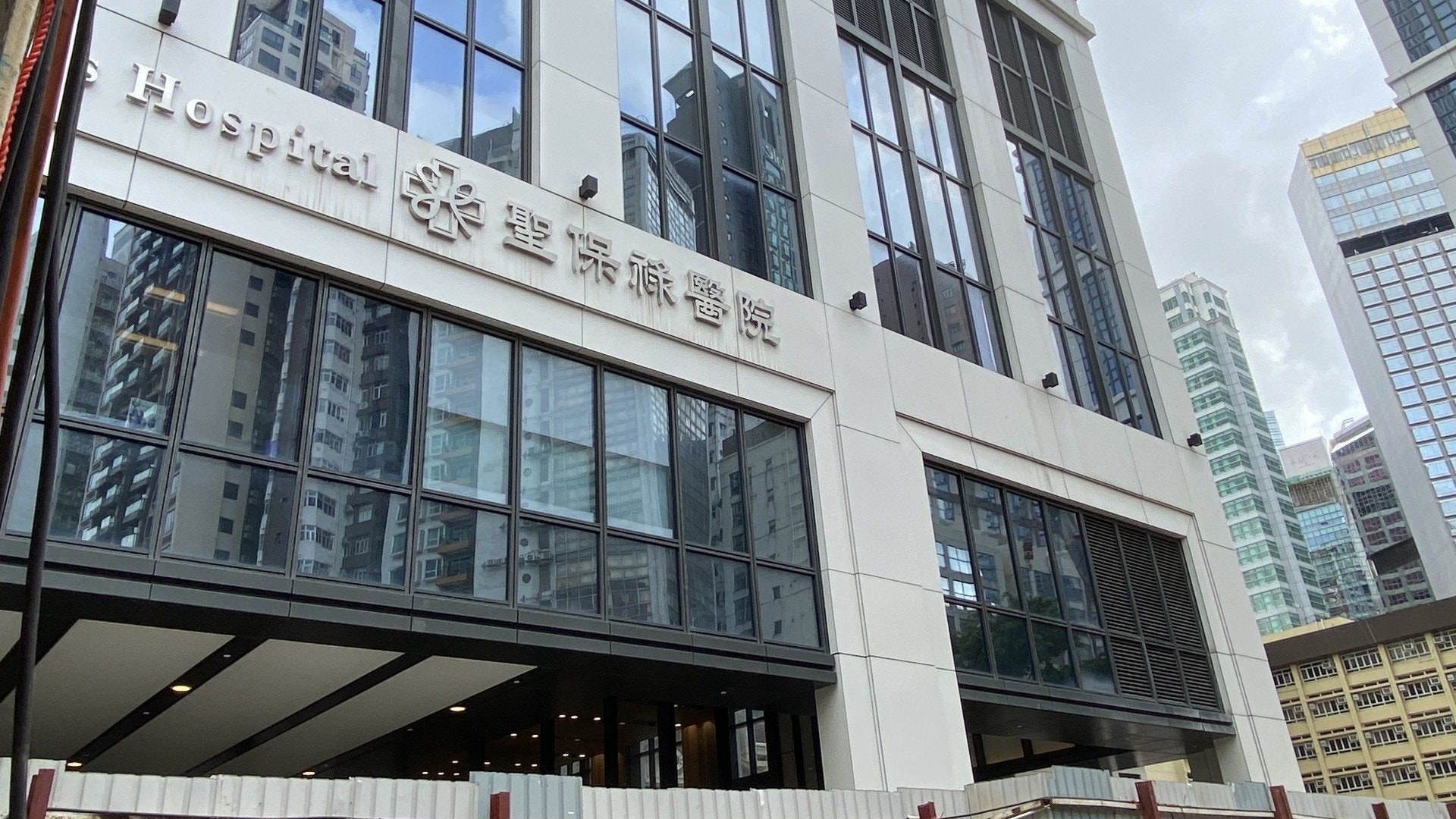 4歲女童上周五被帶到聖保祿醫院急症室求醫,後轉送東區醫院並入住該院兒童深切治療部,但延至今日早上離世聖保祿醫院。(資料圖片) 4歲女童上周五被帶到聖保祿醫院急症室求醫,後轉送東區醫院並入住該院兒童深切治療部,但延至今日早上離世聖保祿醫院。(資料圖片)