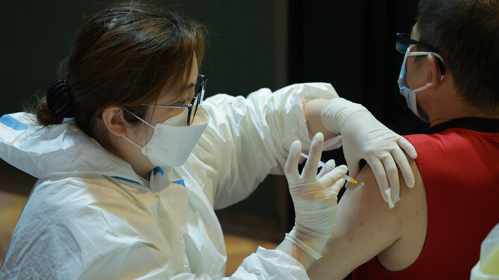 科學委員會倡打本年度接種流感針時 可同時為市民打新冠疫苗 科學委員會倡打本年度接種流感針時 可同時為市民打新冠疫苗