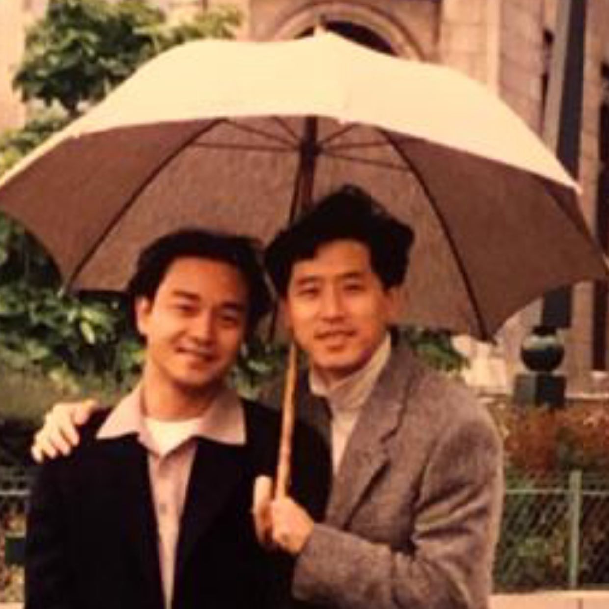 張國榮逝世19周年| 在哥哥離世多年,唐鶴德(唐唐)依舊一遍遍地寫滿對愛人的思念。(IG@dhttong) 張國榮逝世19周年| 在哥哥離世多年,唐鶴德(唐唐)依舊一遍遍地寫滿對愛人的思念。(IG@dhttong)