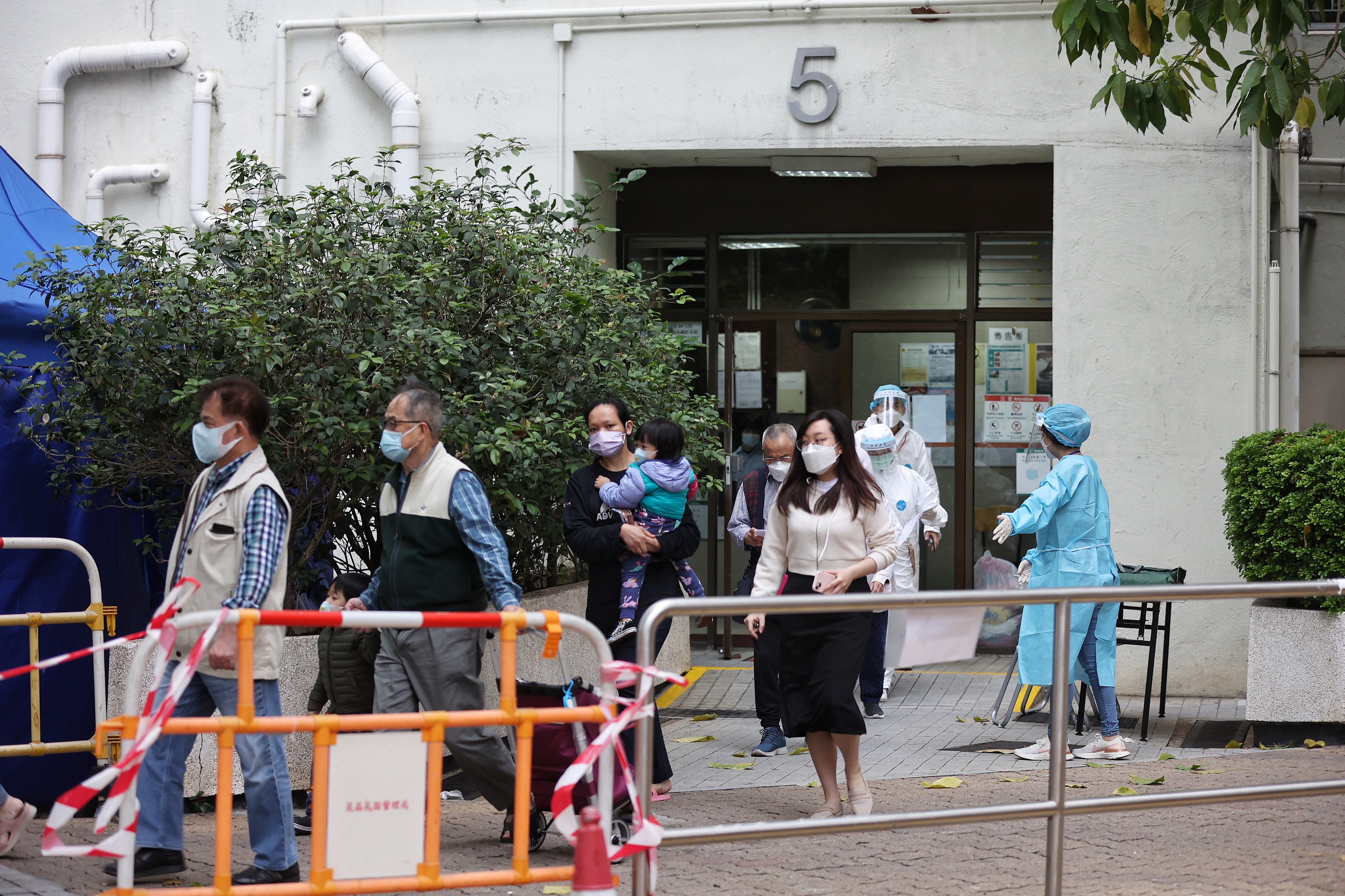 封區 麗晶花園 柴灣翠灣邨4大廈解封共發現56宗陽性個案