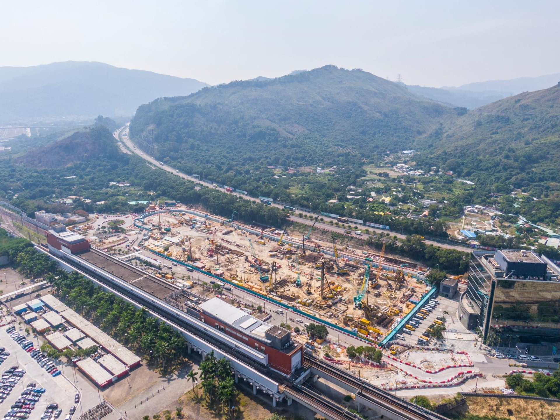 錦上路站。 錦上路站。