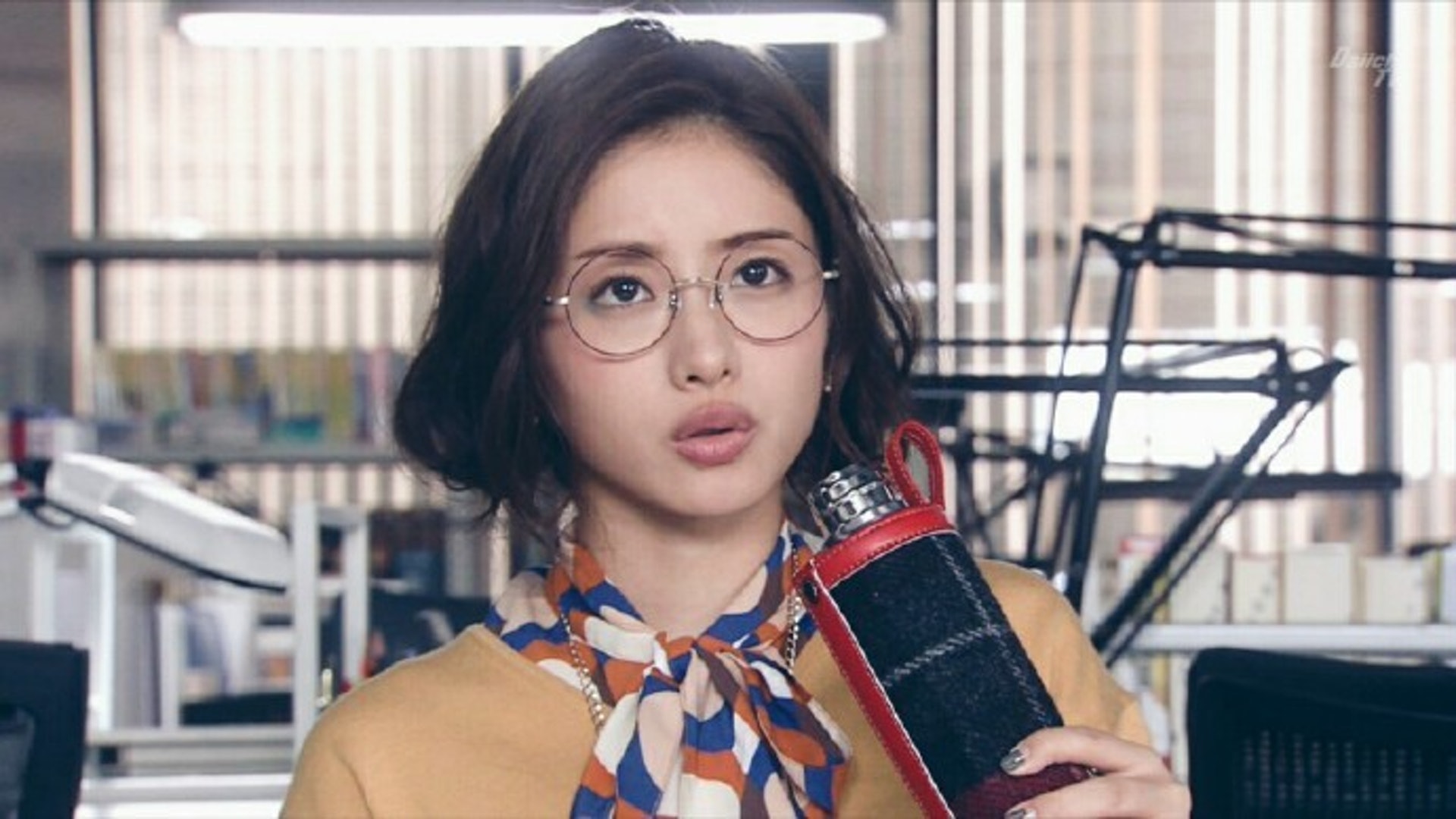 【Omicron後遺症/乾眼症症狀/治療方法】研究顯示,平均每5個新冠康復者就有1人出現1種或以上眼睛痕癢、眼澀或視力模糊等乾眼症症狀。(《校對女王》劇照) 【Omicron後遺症/乾眼症症狀/治療方法】研究顯示,平均每5個新冠康復者就有1人出現1種或以上眼睛痕癢、眼澀或視力模糊等乾眼症症狀。(《校對女王》劇照)