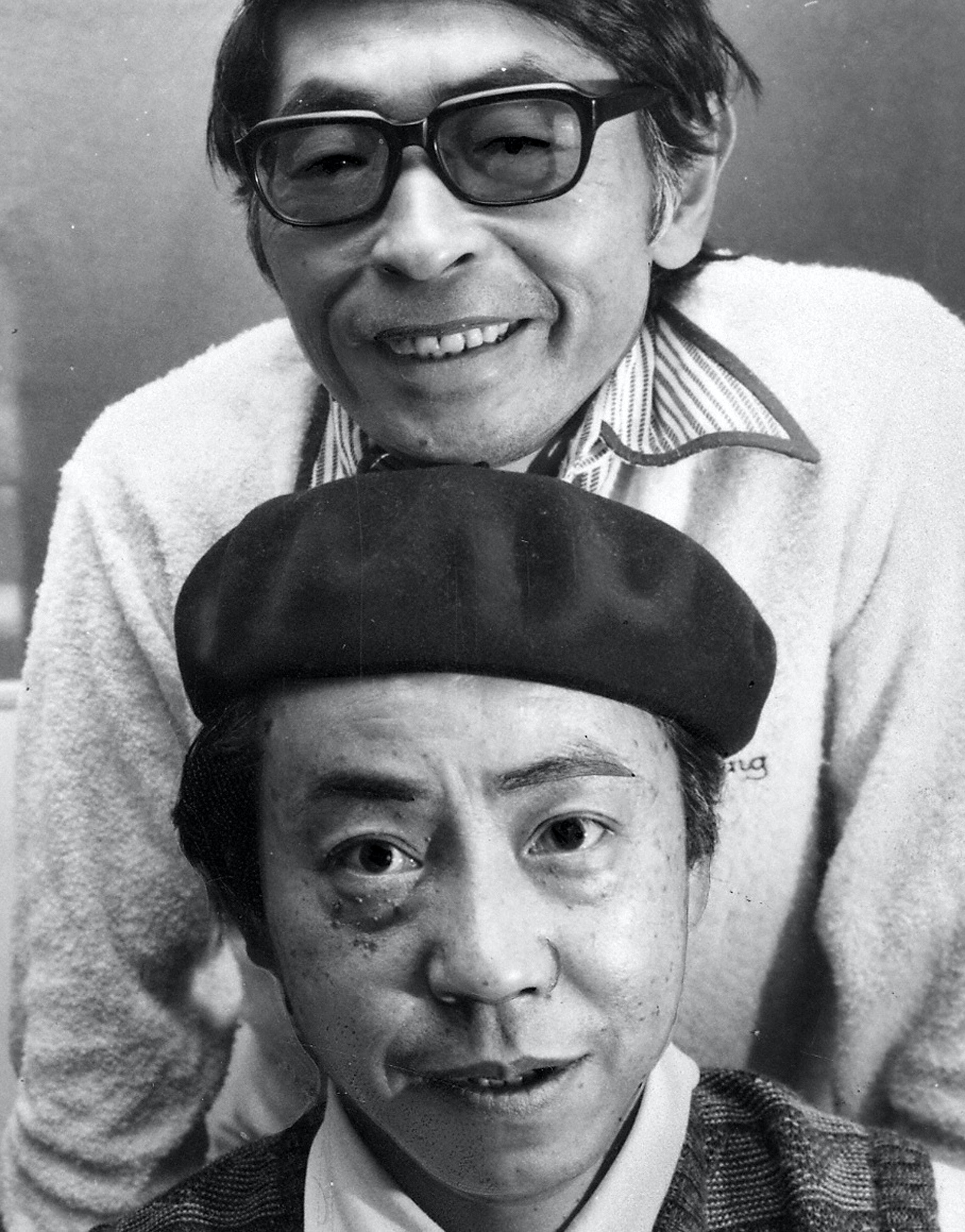 圖為藤子不二雄A(圖上,原名安孫子素雄)與藤子F不二雄(圖下,原名藤本弘)1979年合照(視覺中國) 圖為藤子不二雄A(圖上,原名安孫子素雄)與藤子F不二雄(圖下,原名藤本弘)1979年合照(視覺中國)