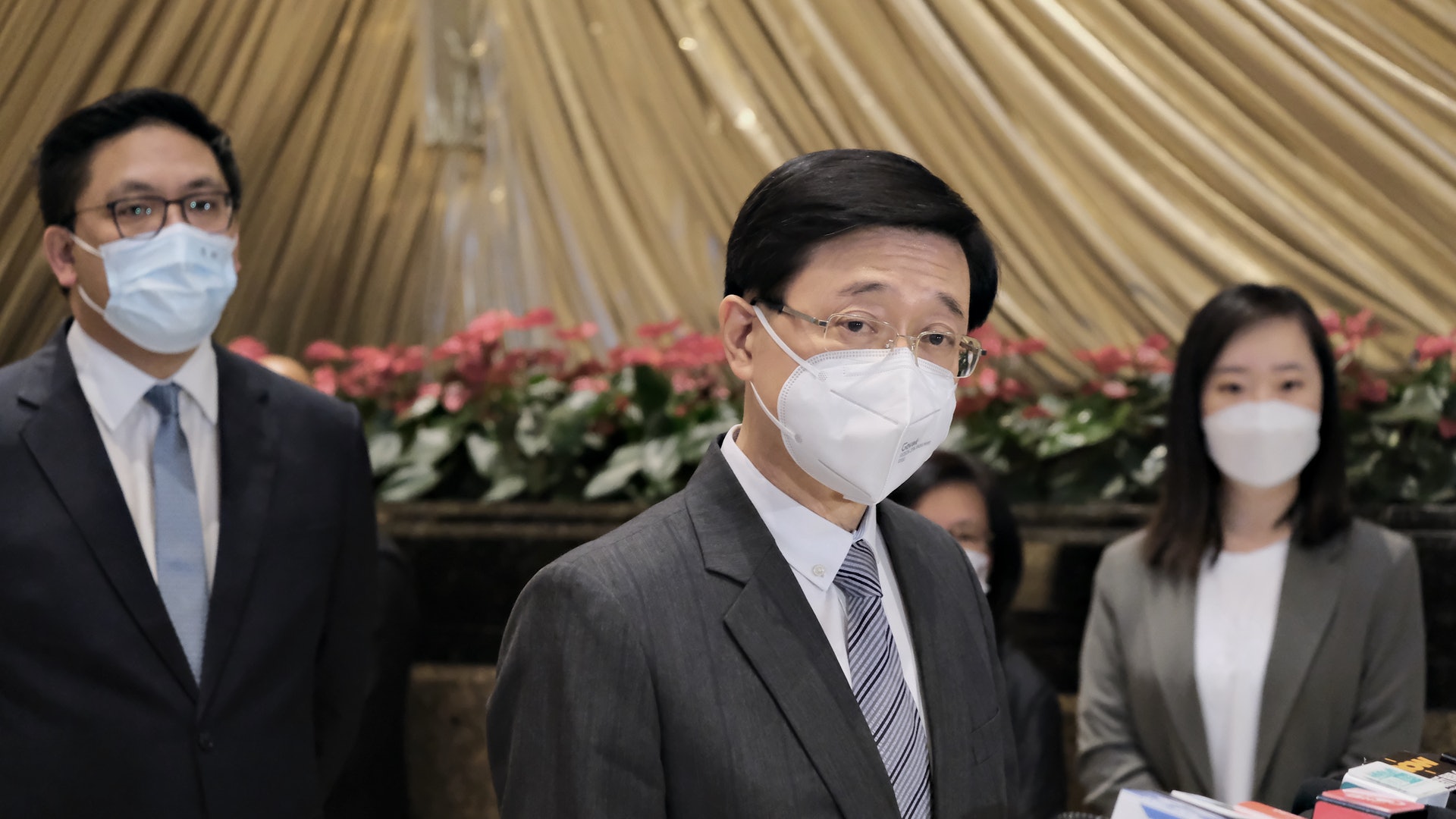 政壇諸事町|建制連日fb洗版留言提意見 李家超閉關寫政綱 政壇諸事町|建制連日fb洗版留言提意見 李家超閉關寫政綱