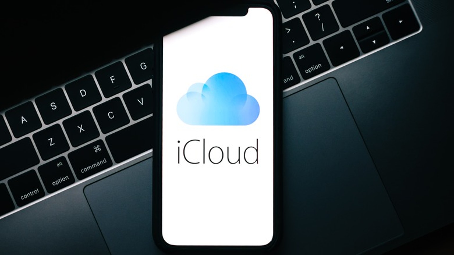 近年關於 iCloud 的爭議有爭無關，除了以上的個別事件之外，其私隱設定、資料的儲存地區等等，都被受 iPhone 用戶質疑（網上圖片）