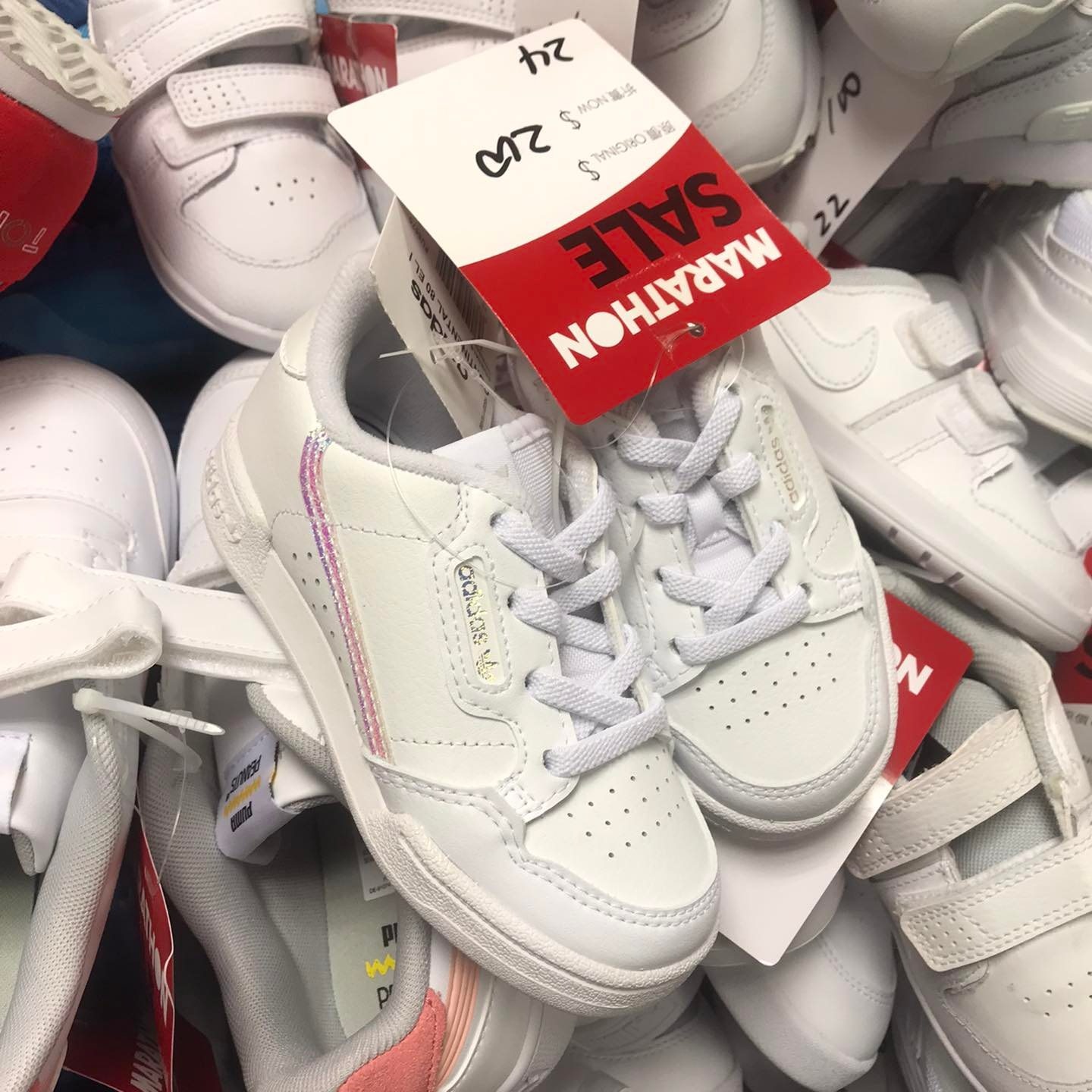 尖沙咀開倉優惠劈價2折起！Adidas/Nike/Converse波鞋服飾低至$50