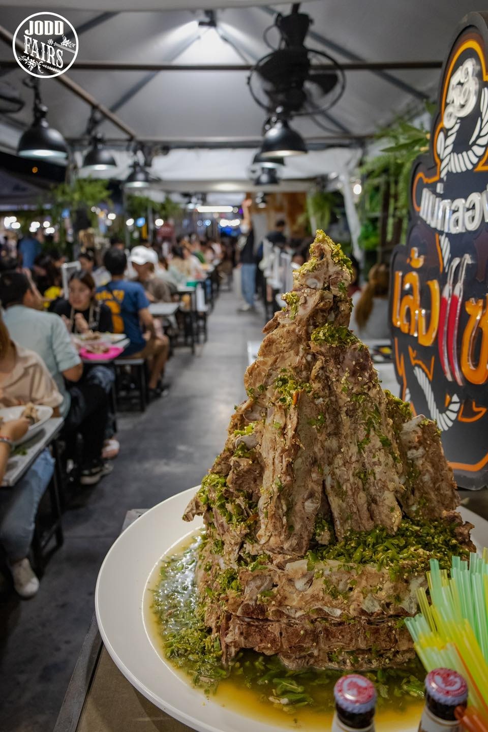 泰國夜市｜曼谷全新夜市JODD FAIRS 重現地道火山排骨美食
