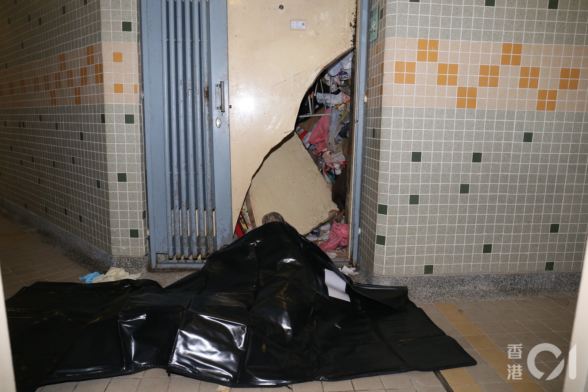 單位內迫滿垃圾。(陳浩然攝)
