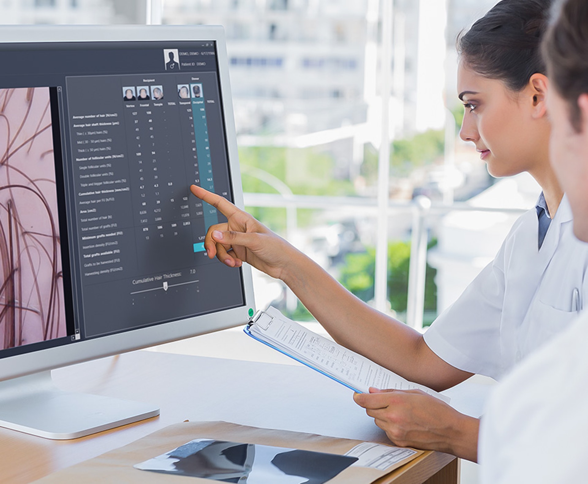 AI 頭皮分析儀 FotoFinder 採用嶄新的 AI 數據分析技術,全方位掃描頭皮,自動分析多項數據,並透過精準定位功能,追蹤毛髮生長情況。(圖片:fotofinder) AI 頭皮分析儀 FotoFinder 採用嶄新的 AI 數據分析技術,全方位掃描頭皮,自動分析多項數據,並透過精準定位功能,追蹤毛髮生長情況。(圖片:fotofinder)