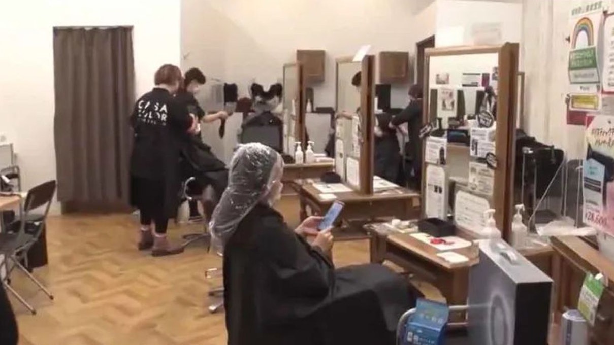 日本「奇蹟髮型屋」疫中銷售額逾億 客人須DIY 靠這項服務致勝 日本「奇蹟髮型屋」疫中銷售額逾億 客人須DIY 靠這項服務致勝