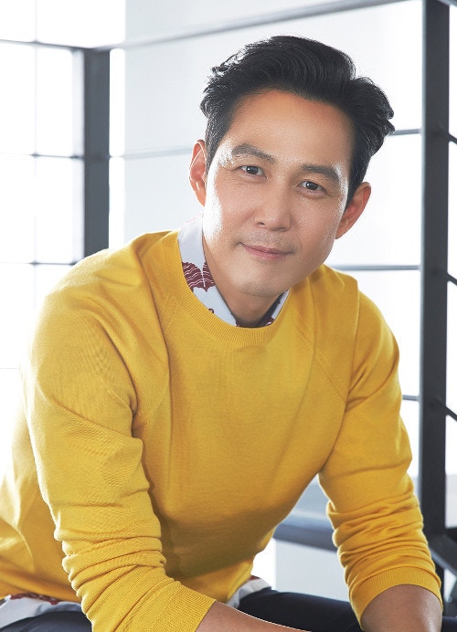 李政宰雖貴為韓國影帝，但去年一套《魷魚遊戲》的確成功助他打開國際知名度。現時紅爆全球的李政宰拍戲、廣告，甚至海外行程都是邀約不斷，身價仍持續上升中。（網上圖片）